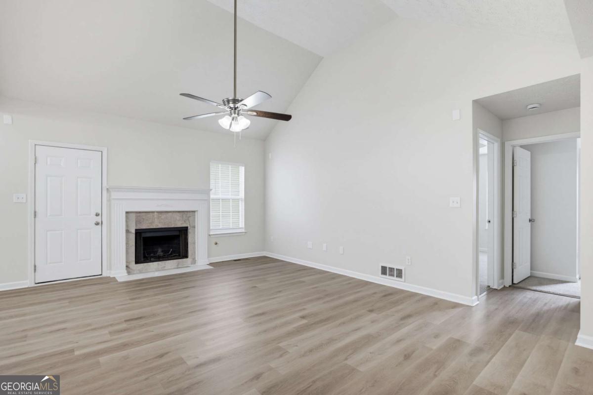 317 St Charles Avenue Property Photo 6