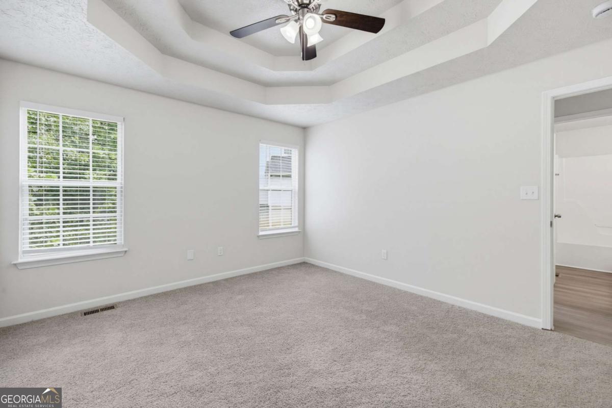317 St Charles Avenue Property Photo 13