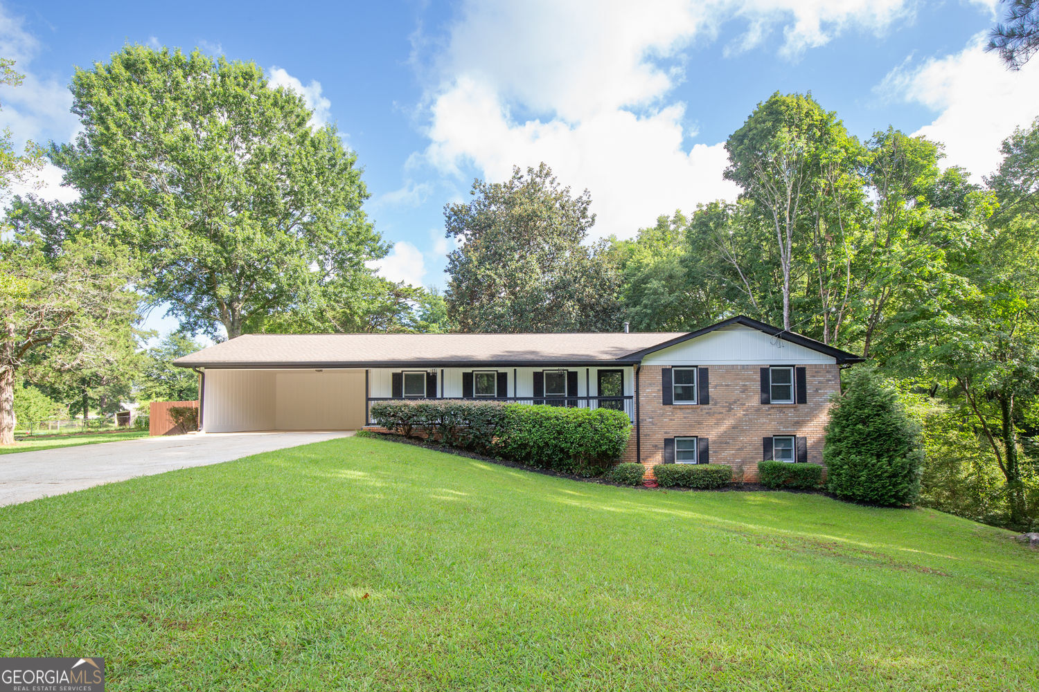 5087 Timber Ridge Court Property Photo 1