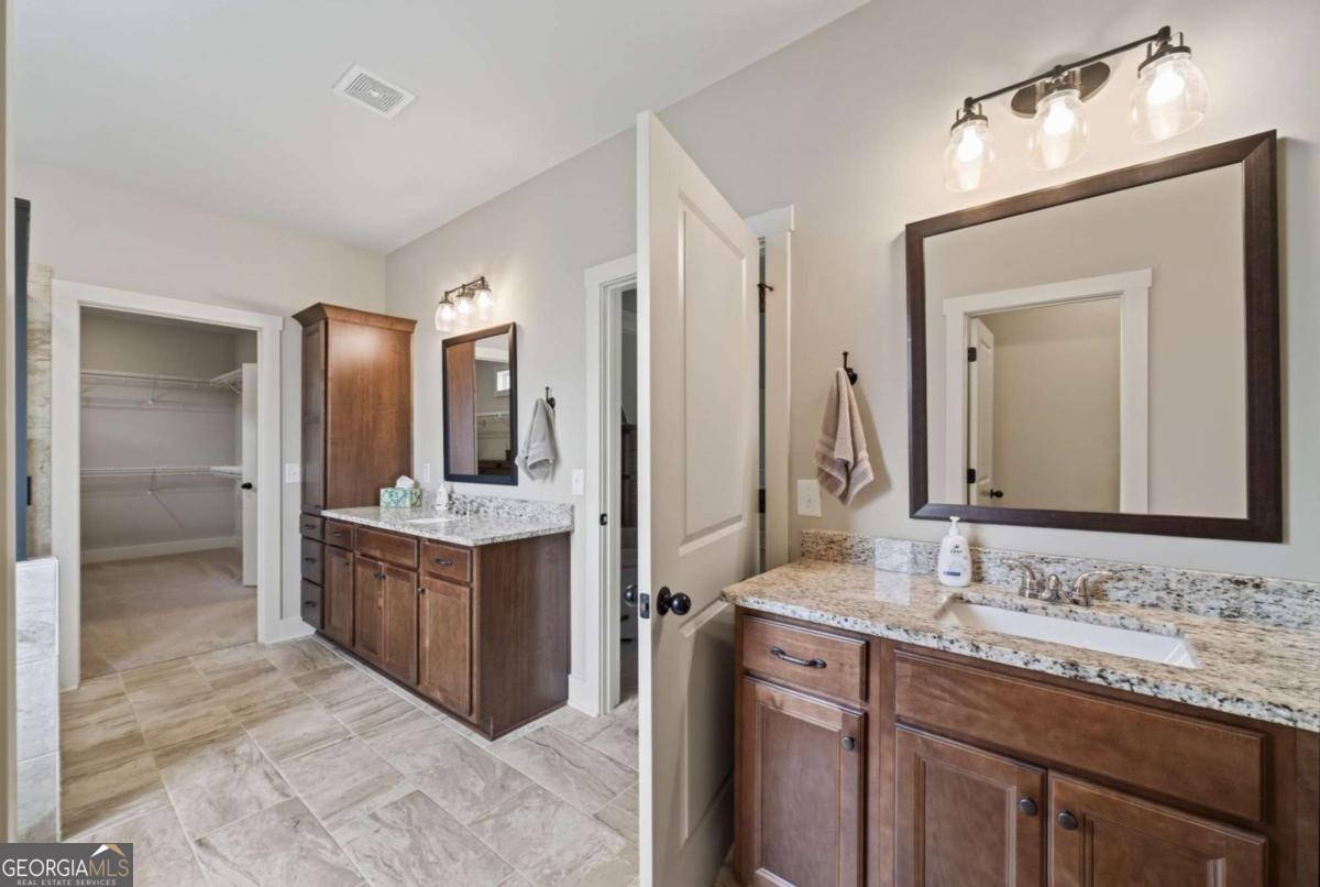 2465 St Martin Way Property Photo 30