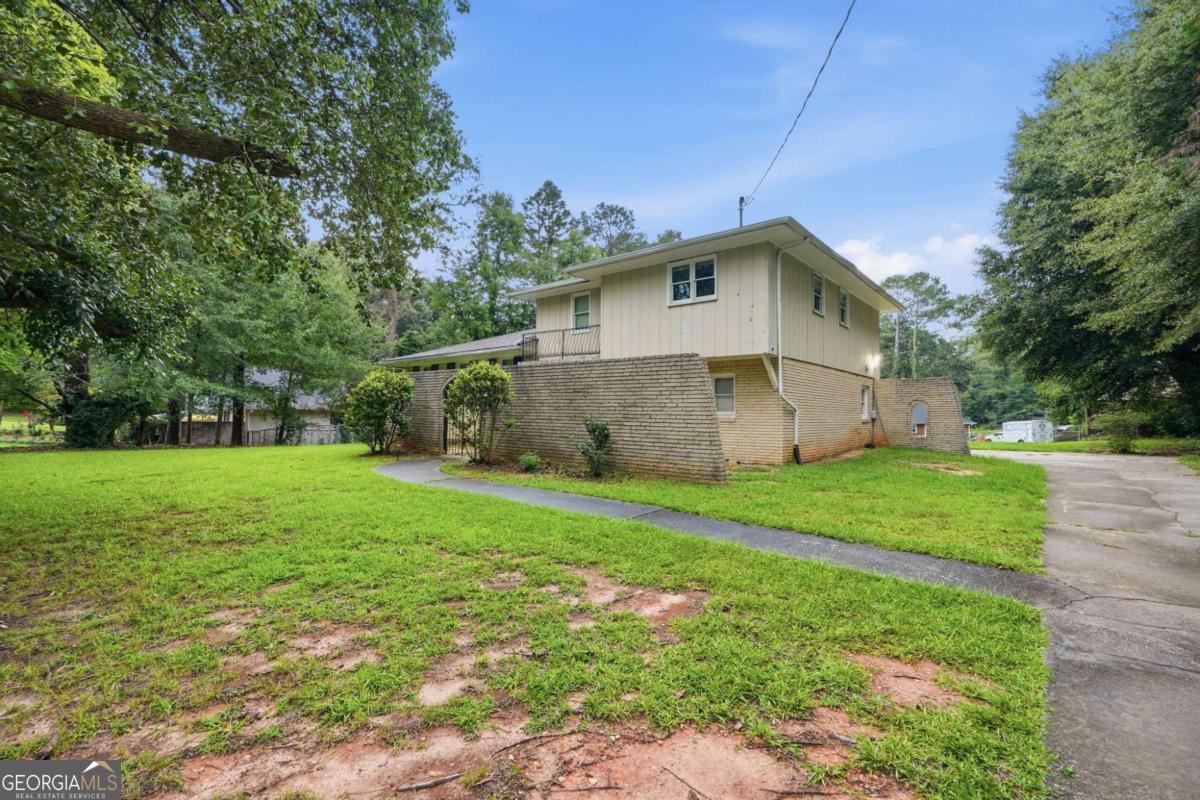 7037 Dalmatia Drive Property Photo 3