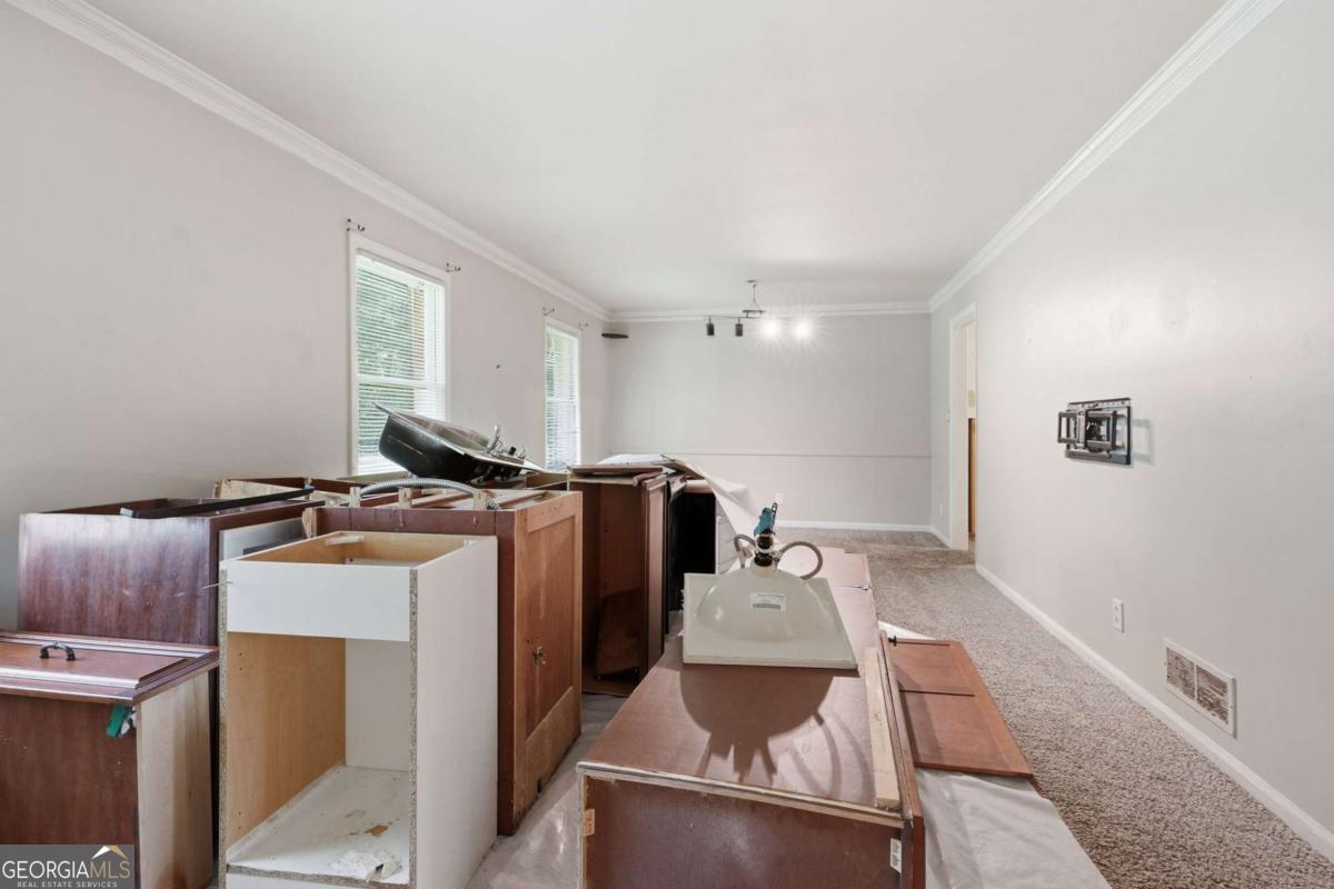 7037 Dalmatia Drive Property Photo 10