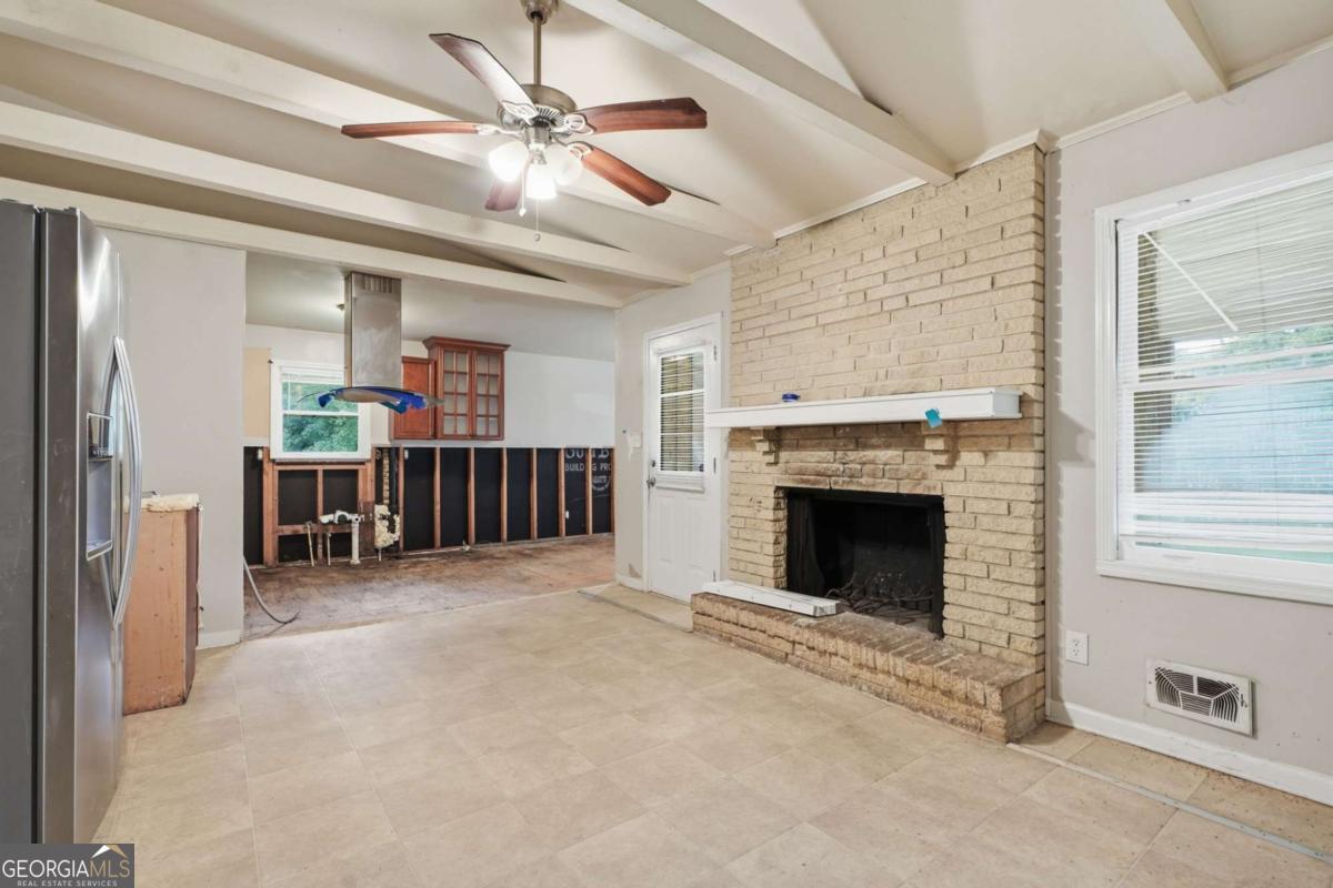 7037 Dalmatia Drive Property Photo 13
