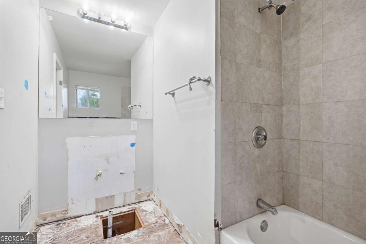 7037 Dalmatia Drive Property Photo 34
