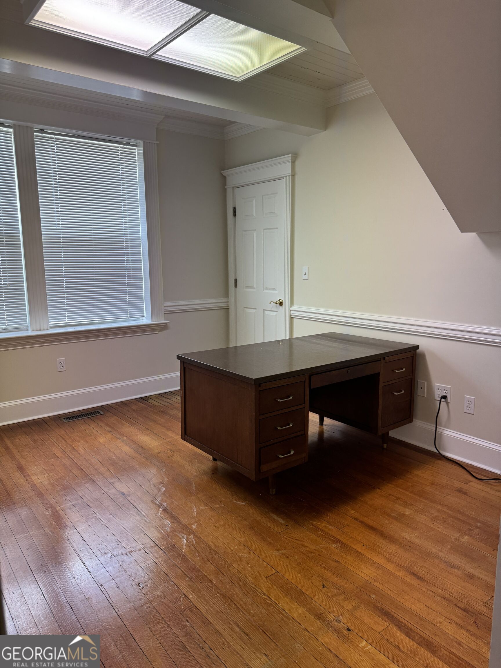 311 N Broad Property Photo 4