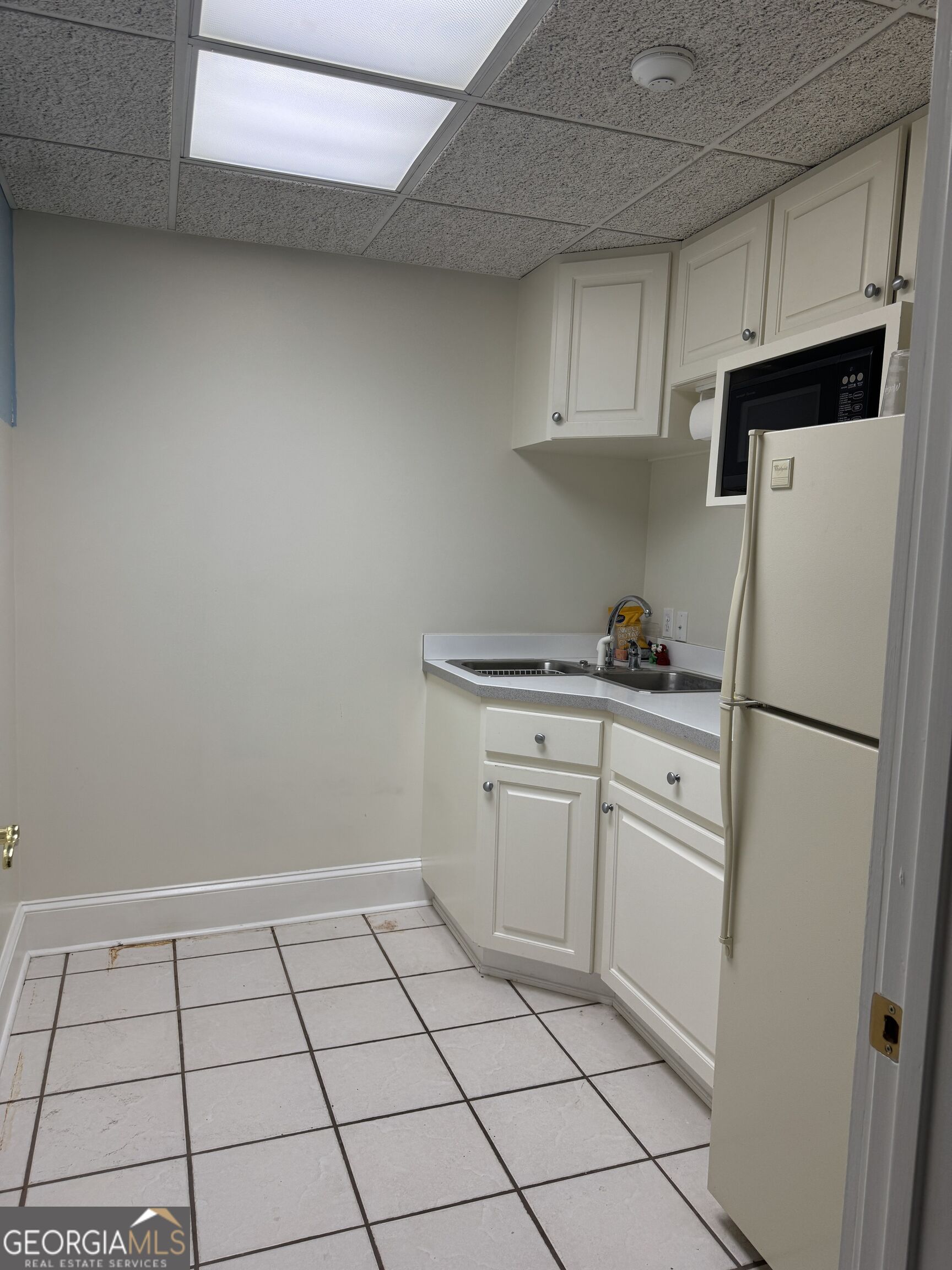 311 N Broad Property Photo 9