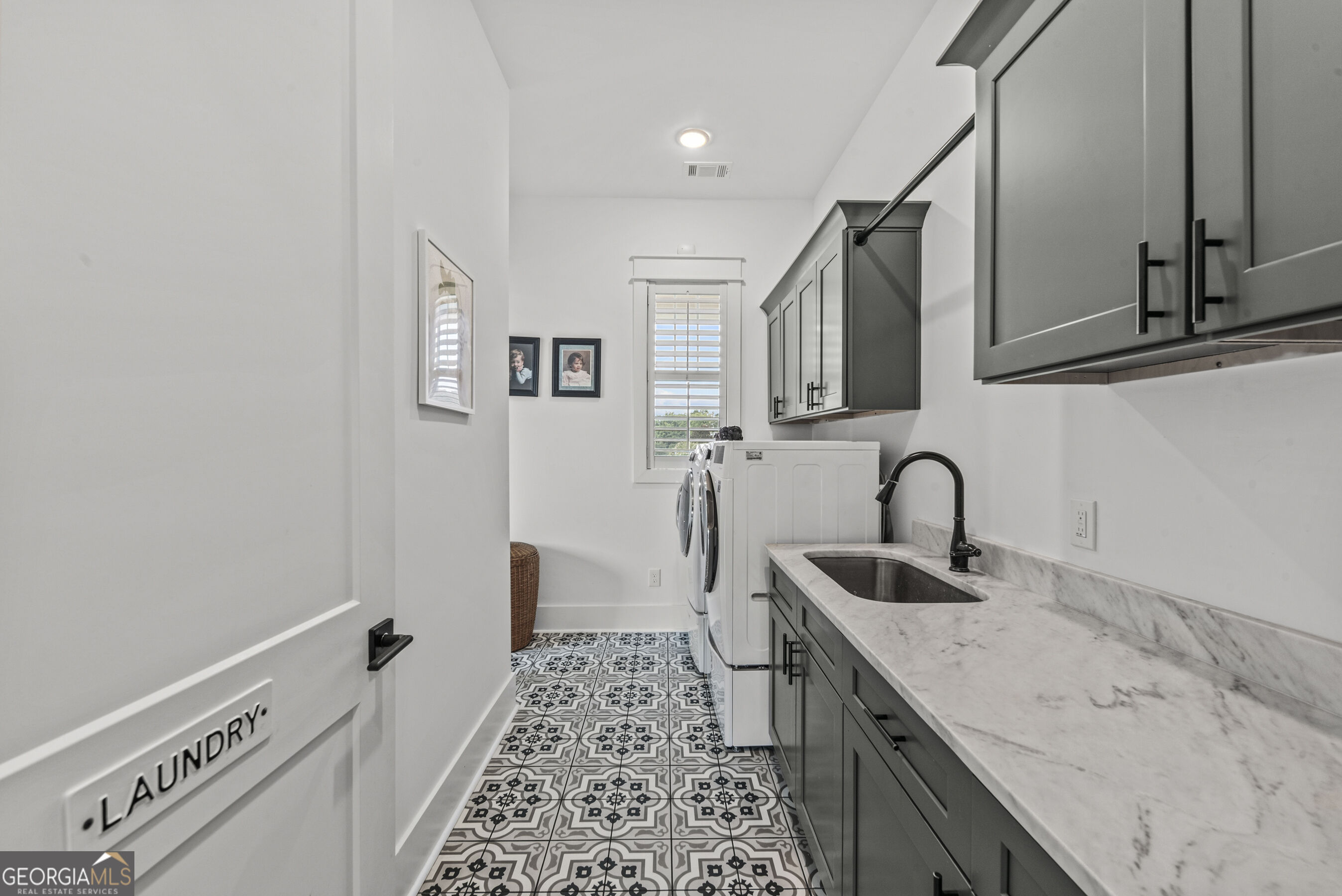 1901 Askew Road Property Photo 10