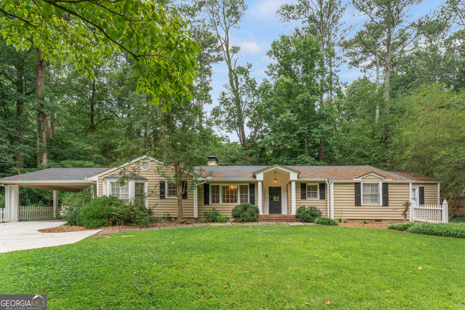 2986 Mornington Drive Nw Property Photo 2