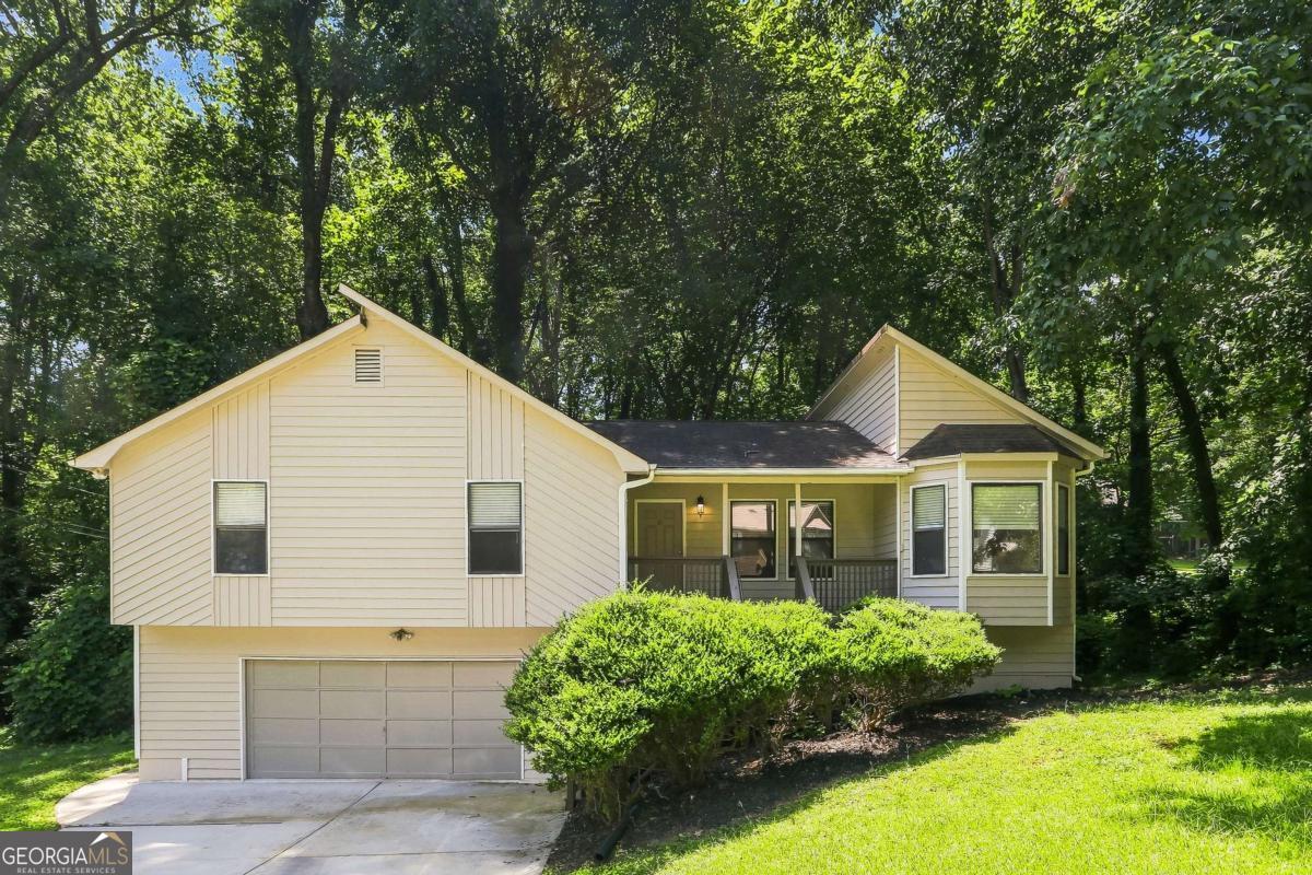 5561 Deerfield Place Nw Property Photo 1
