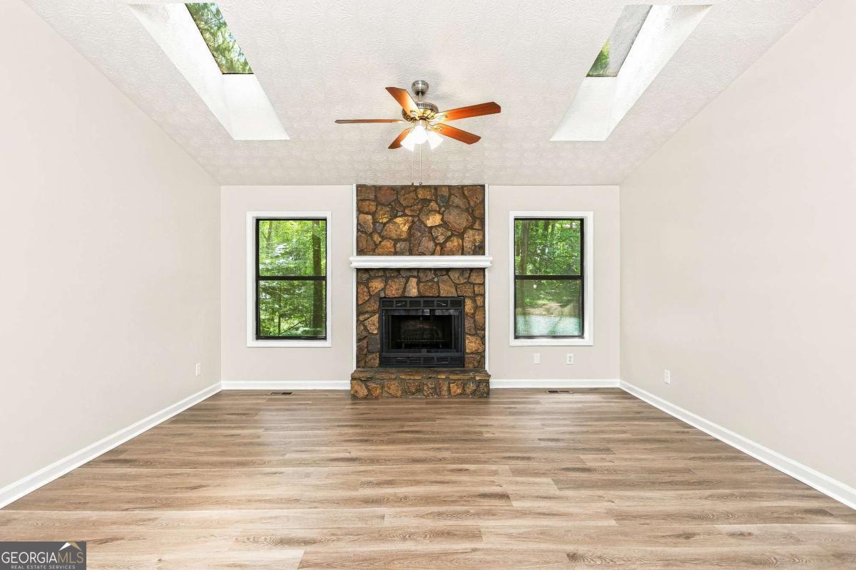 5561 Deerfield Place Nw Property Photo 3