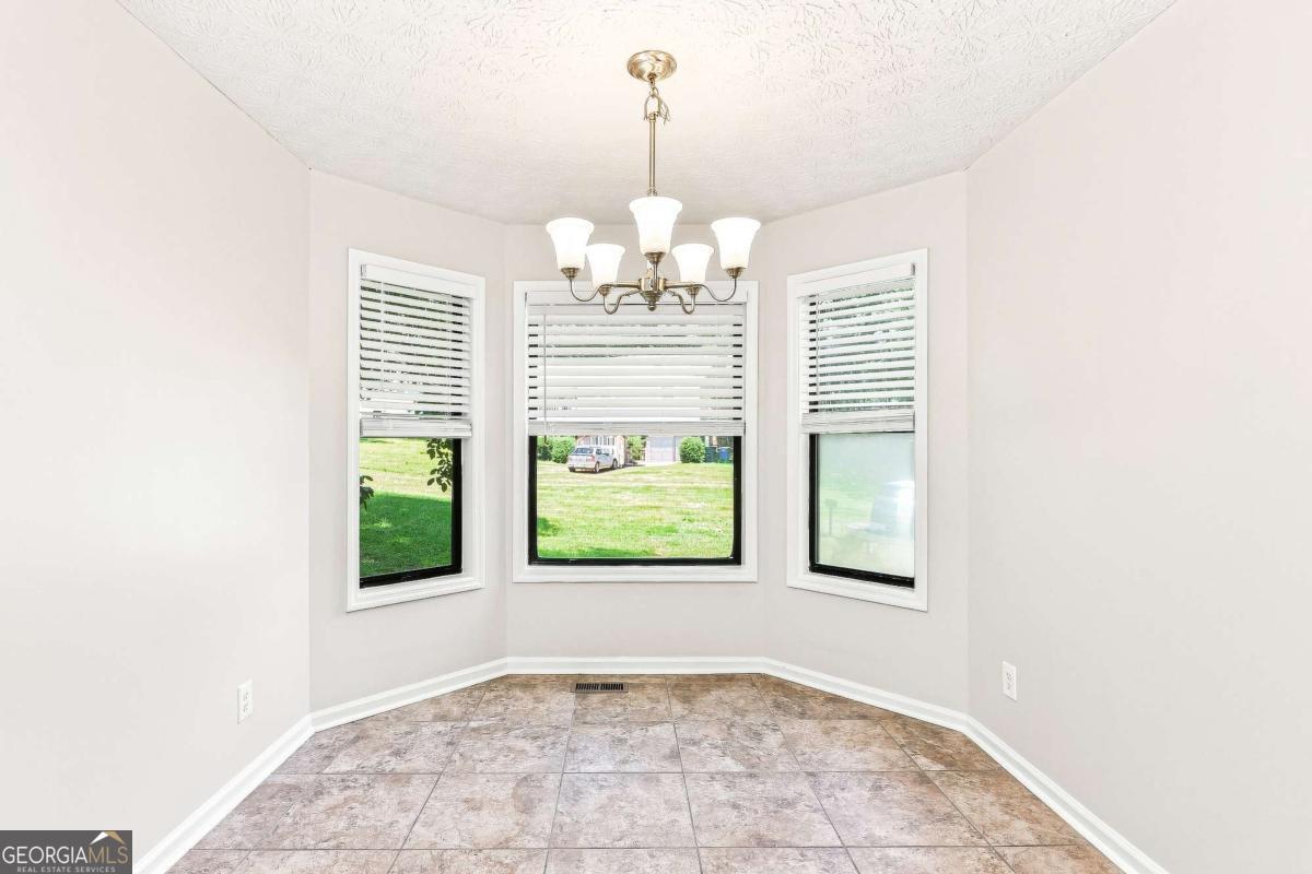 5561 Deerfield Place Nw Property Photo 6