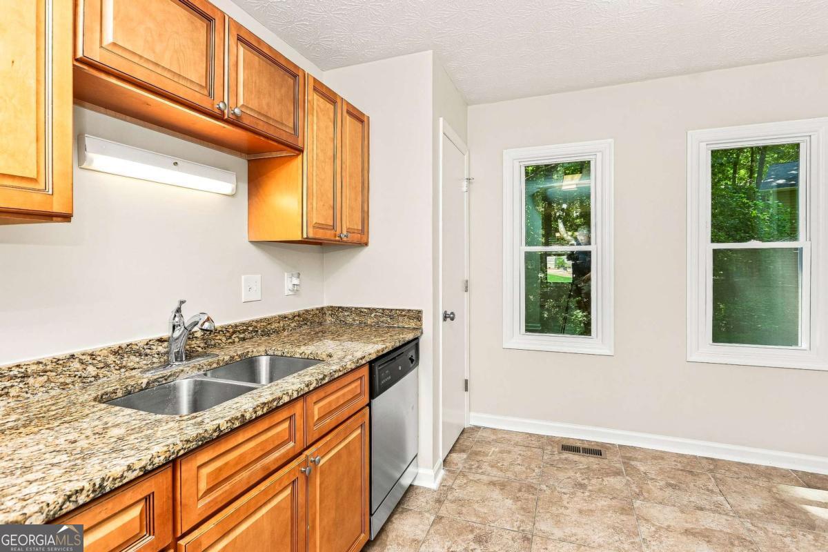 5561 Deerfield Place Nw Property Photo 9