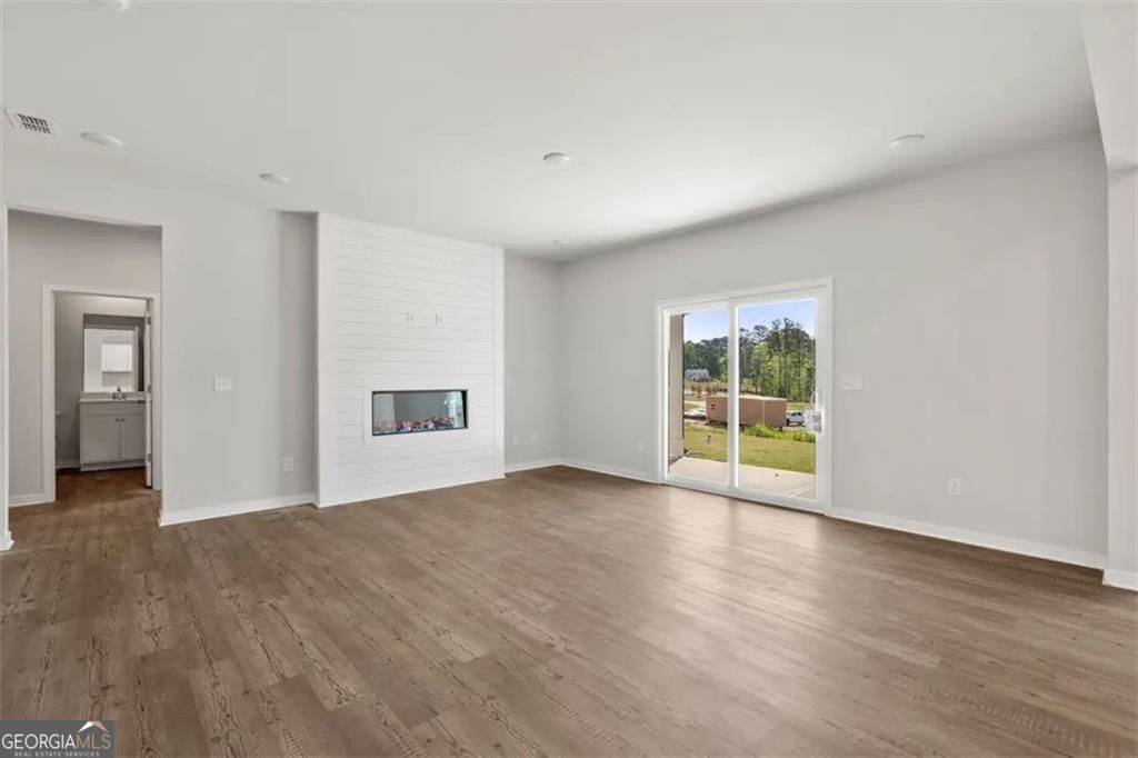 5590 Rosehall Place Property Photo 6