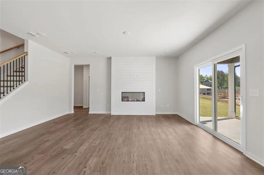 5590 Rosehall Place Property Photo 7