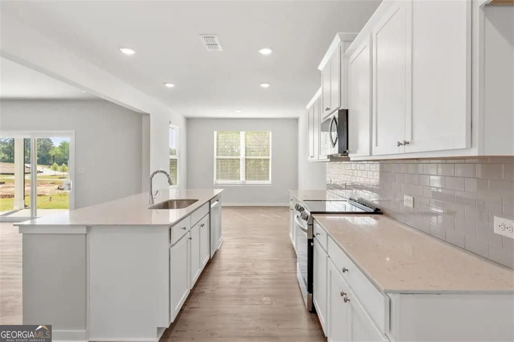 5590 Rosehall Place Property Photo 10