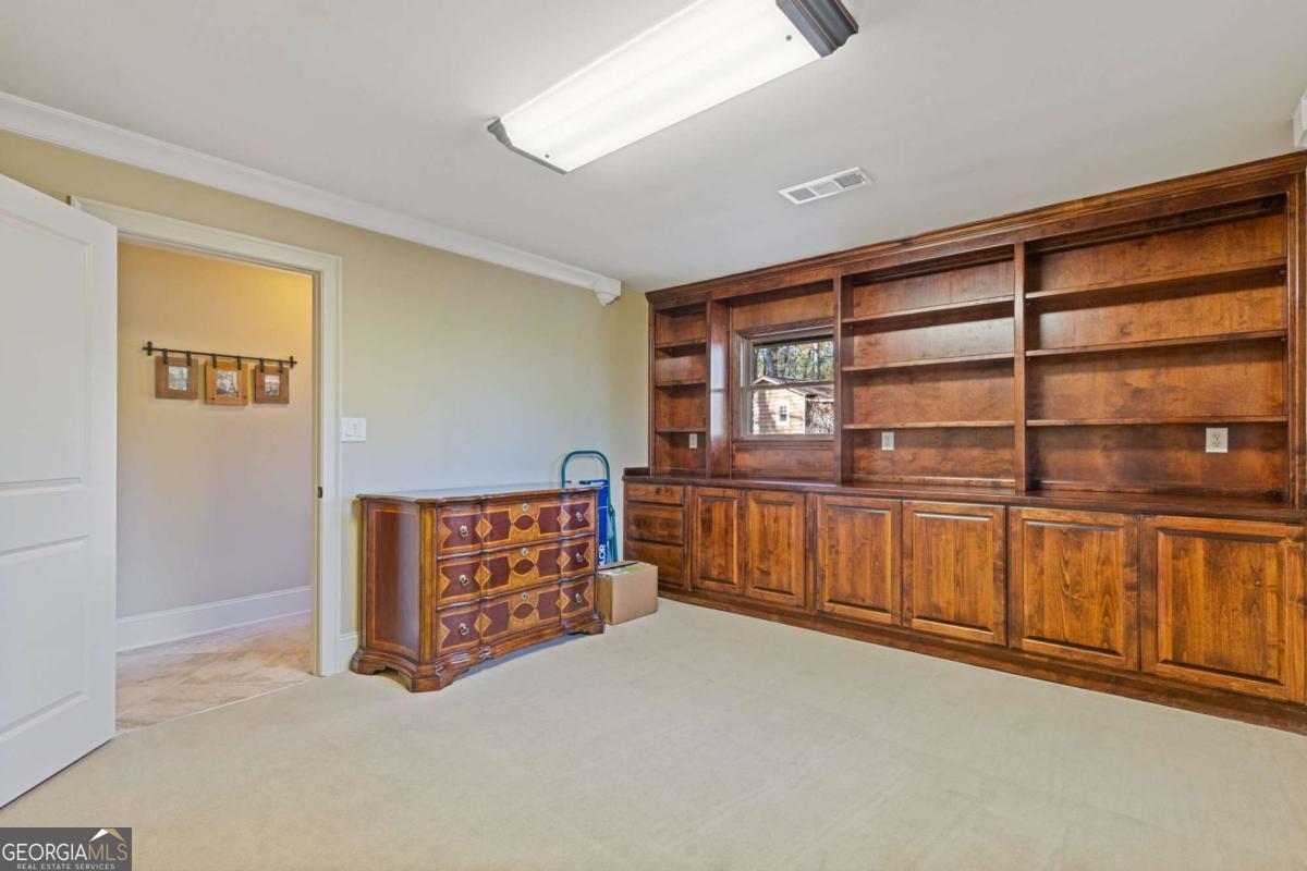 851 Eva Kennedy Road Property Photo 16