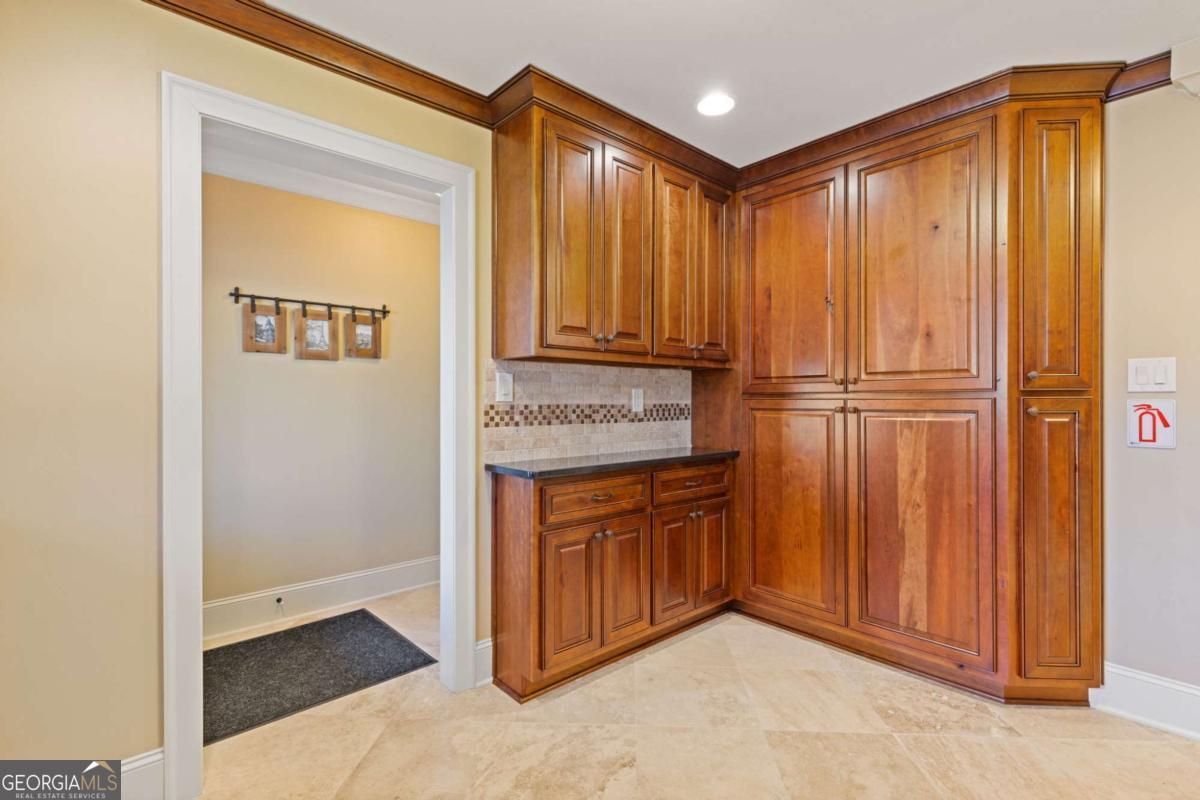 851 Eva Kennedy Road Property Photo 18