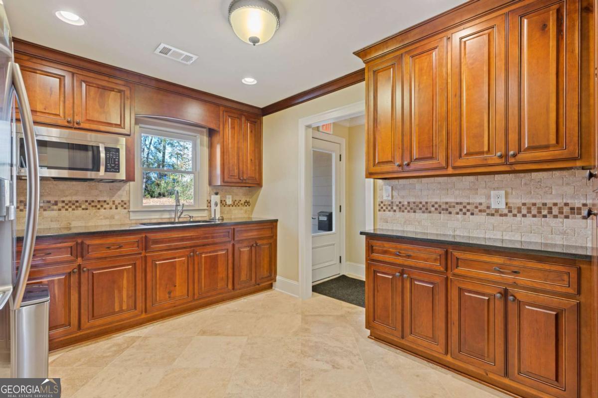 851 Eva Kennedy Road Property Photo 19