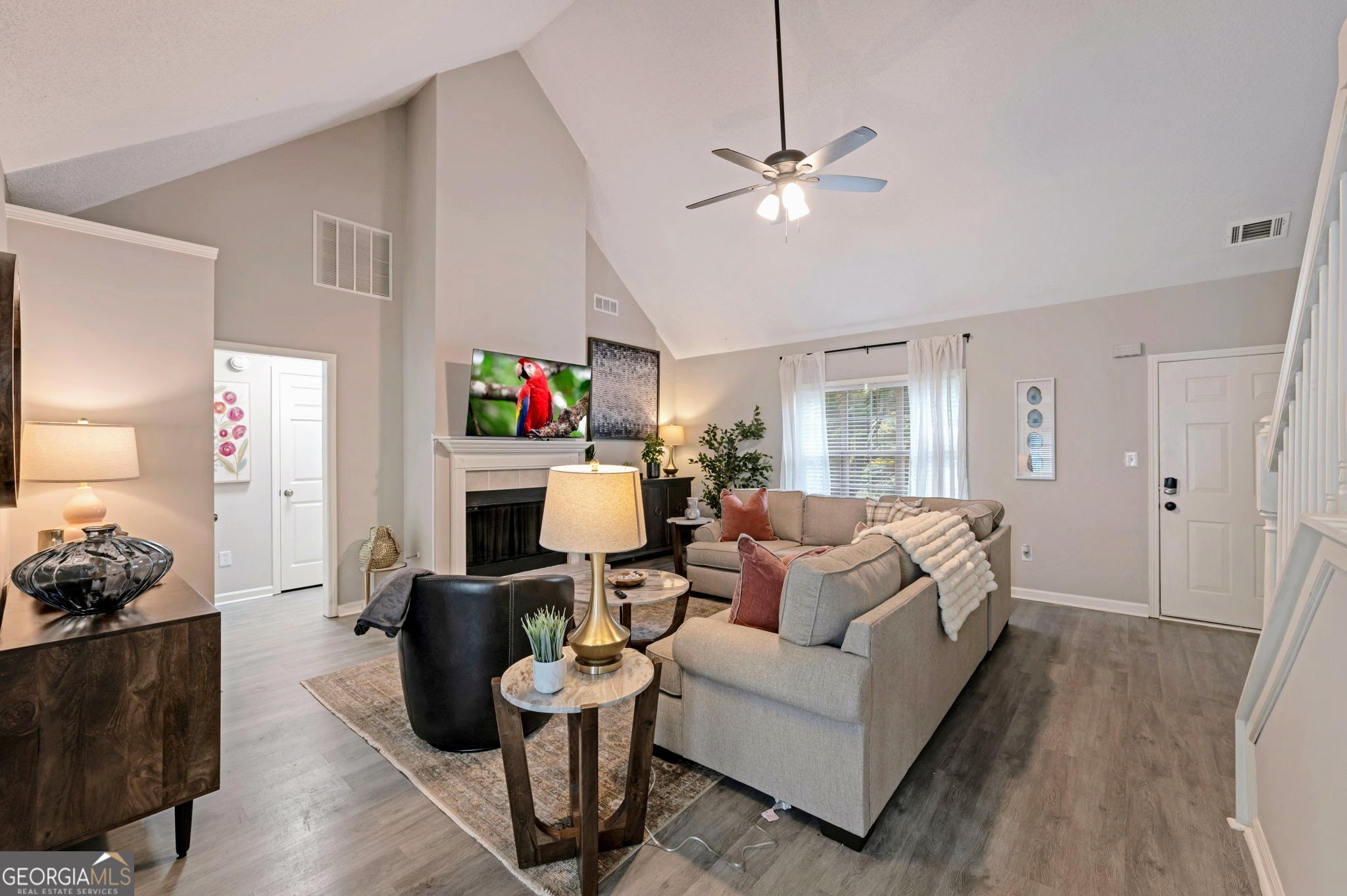 6839 Sandy Creek Drive Property Photo 4