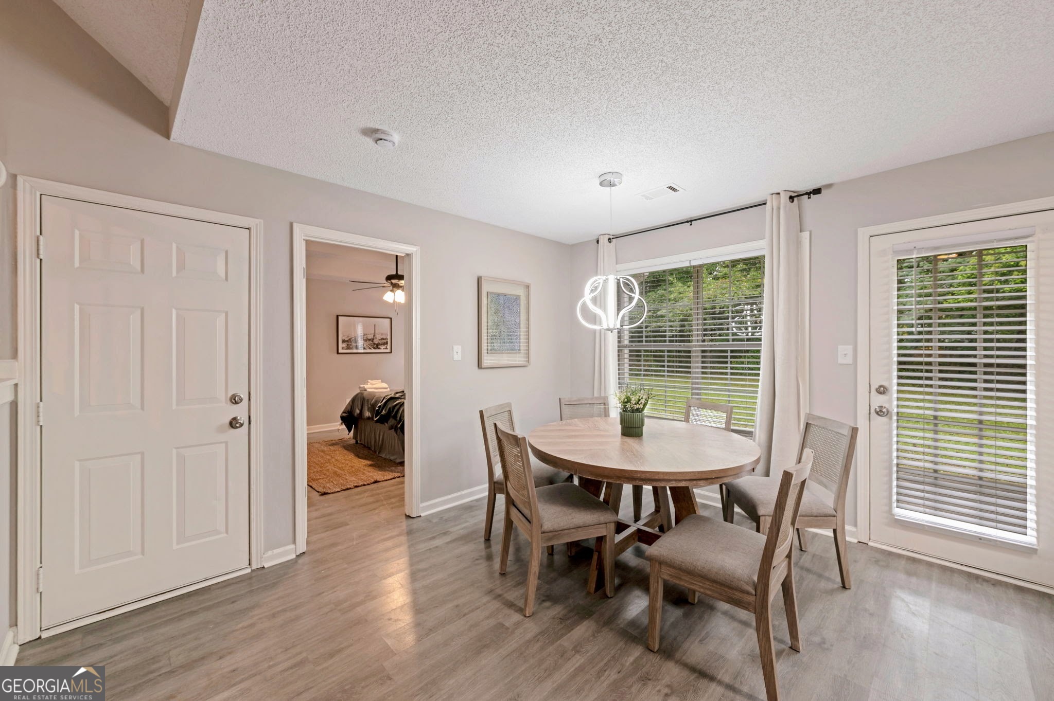 6839 Sandy Creek Drive Property Photo 7