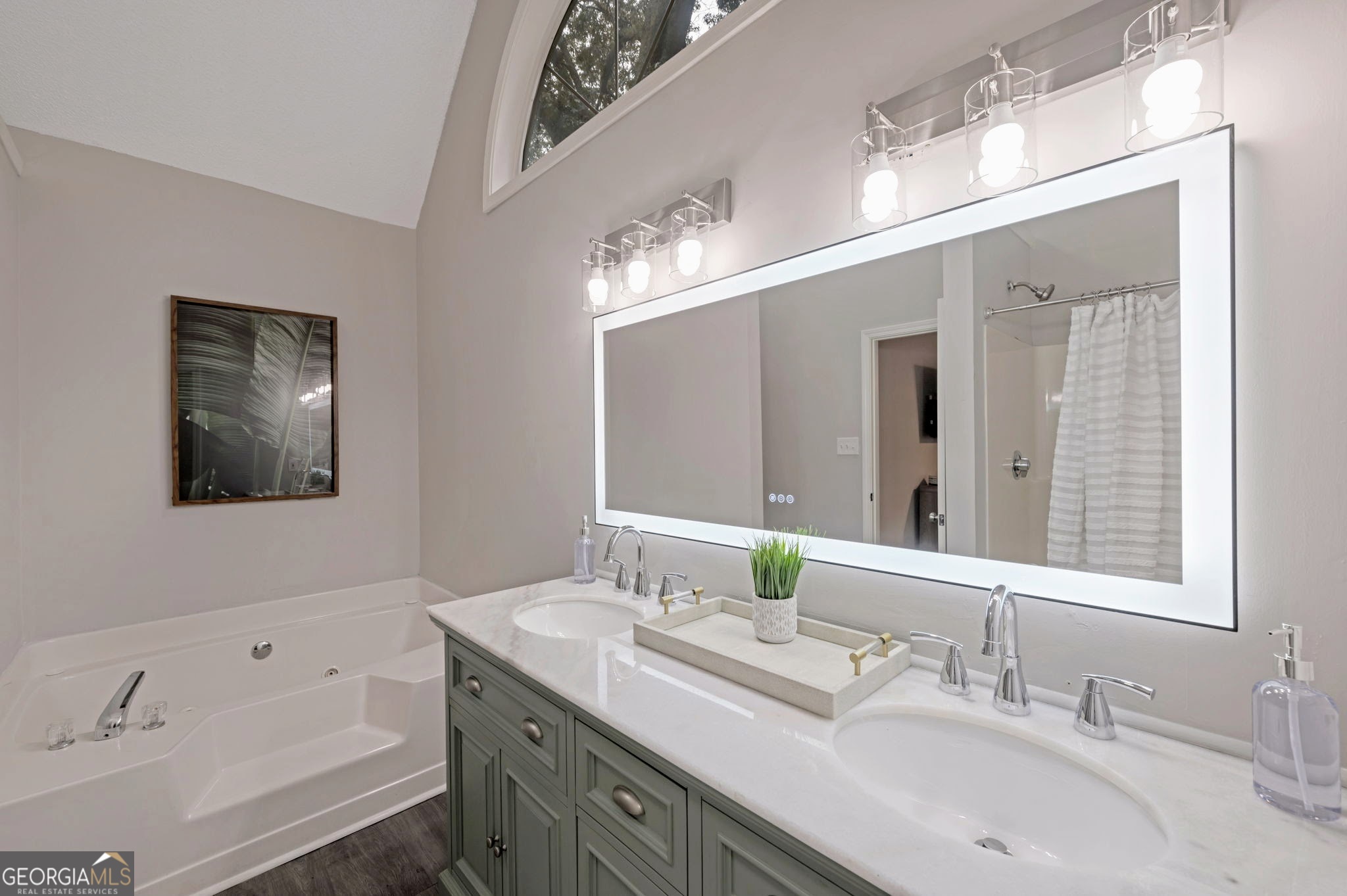 6839 Sandy Creek Drive Property Photo 14