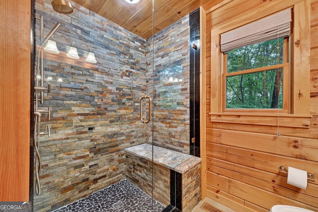 541 Little Bushy Head Road Property Photo 32