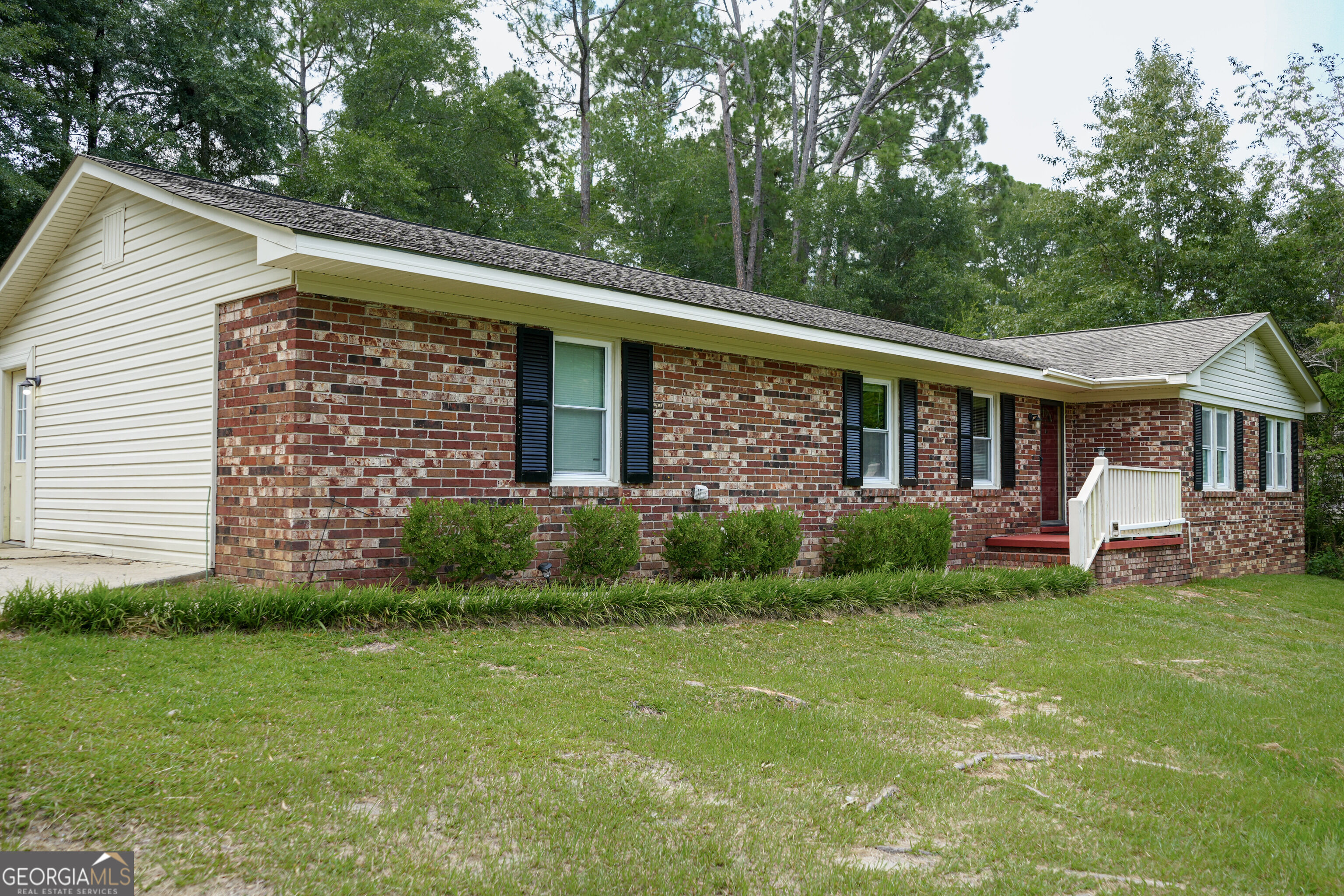 307 Pinewood Drive Property Photo 2