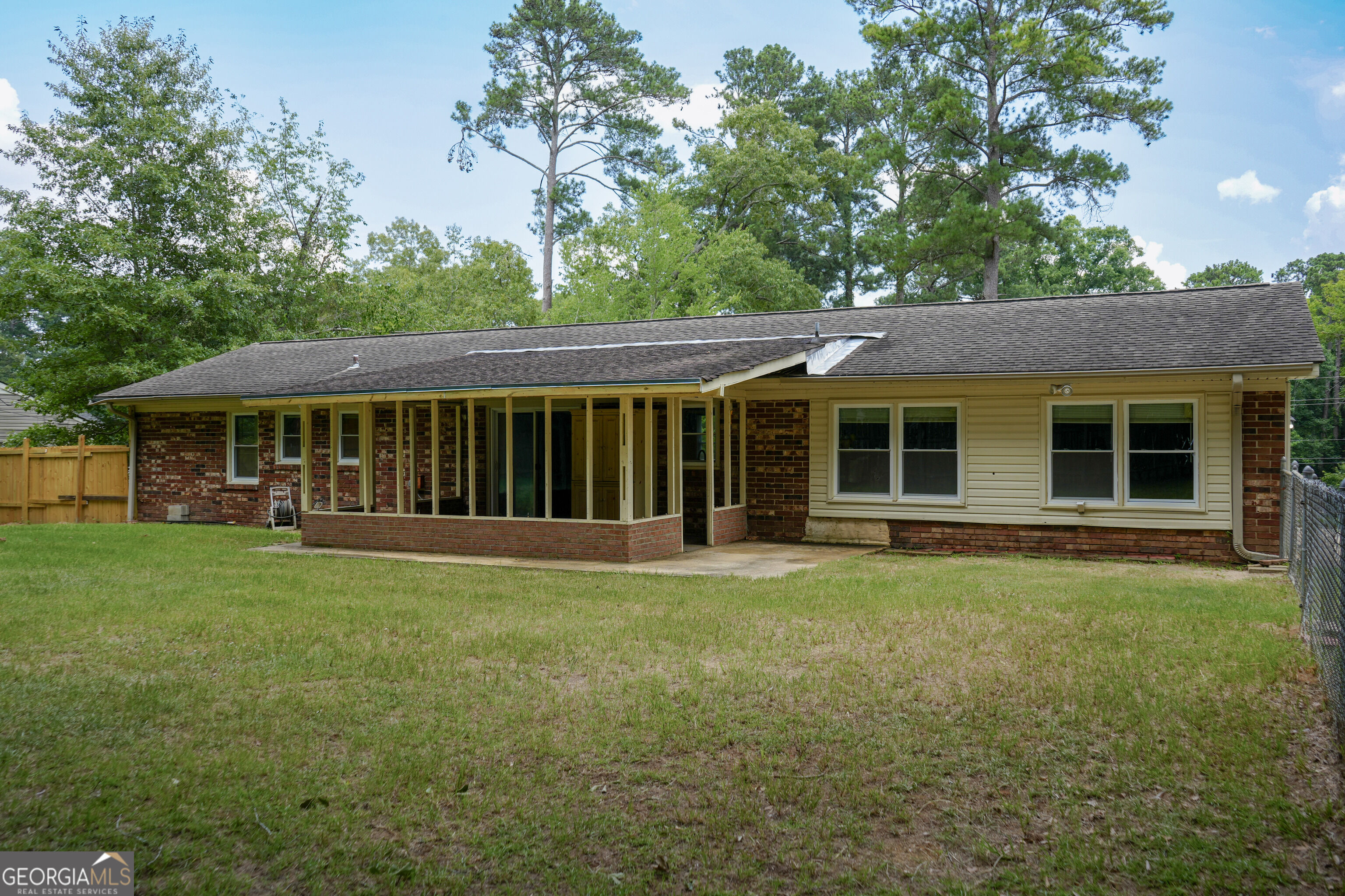 307 Pinewood Drive Property Photo 3
