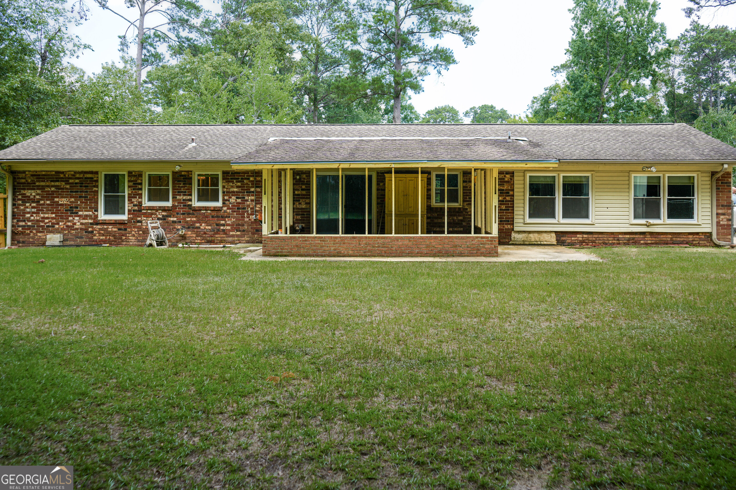 307 Pinewood Drive Property Photo 4