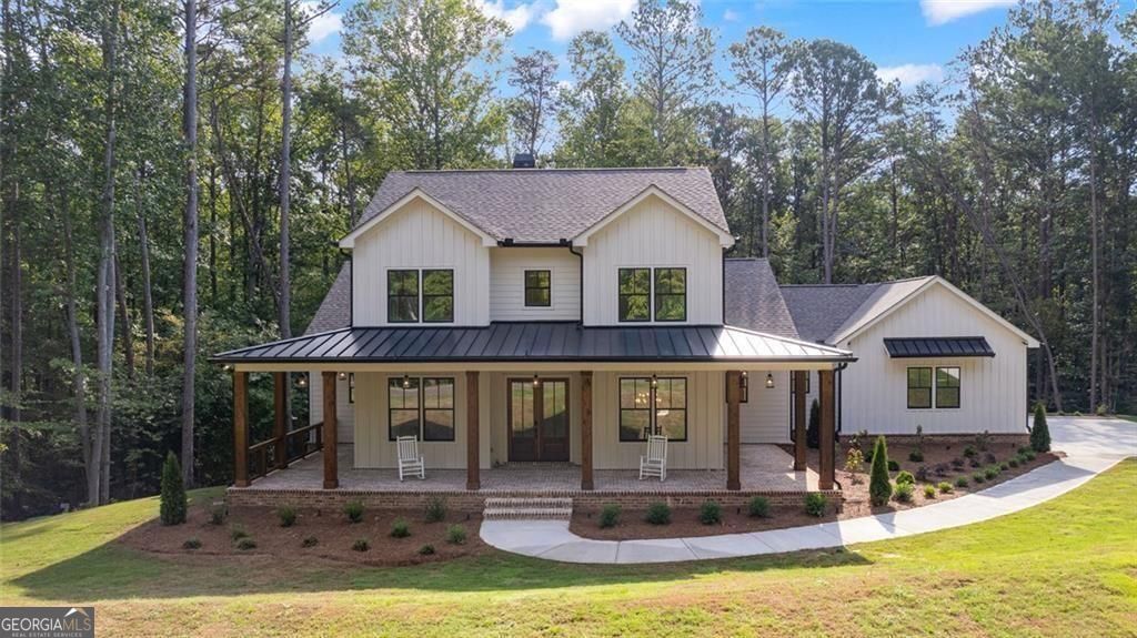 240 Highlands Chase Property Photo 1