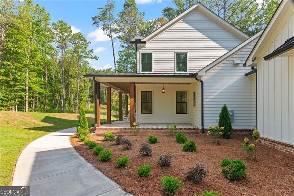240 Highlands Chase Property Photo 6