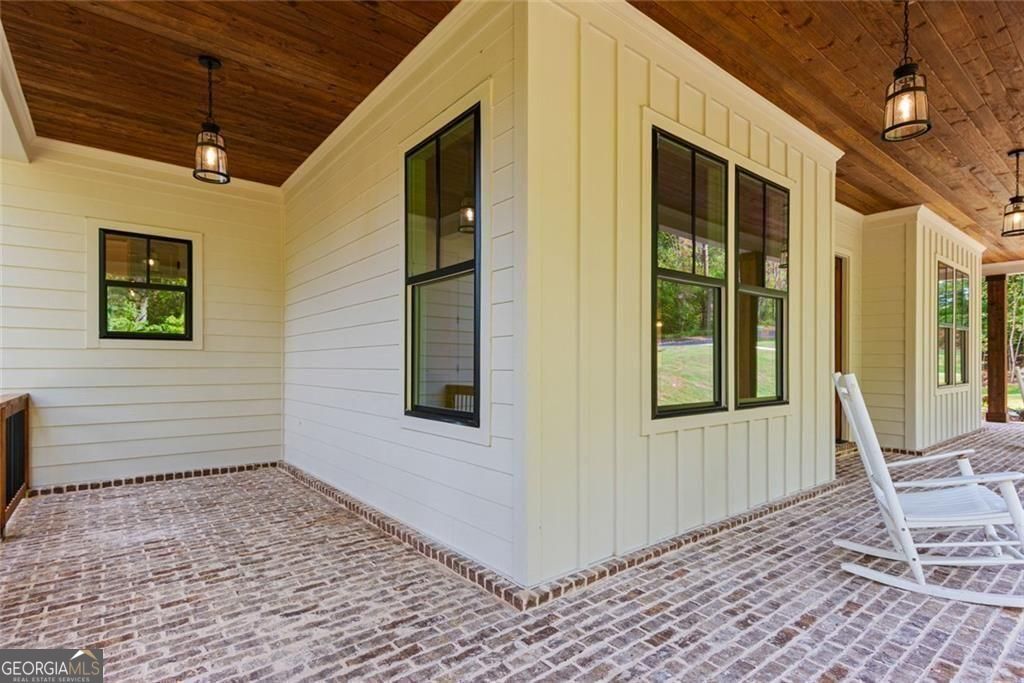 240 Highlands Chase Property Photo 9