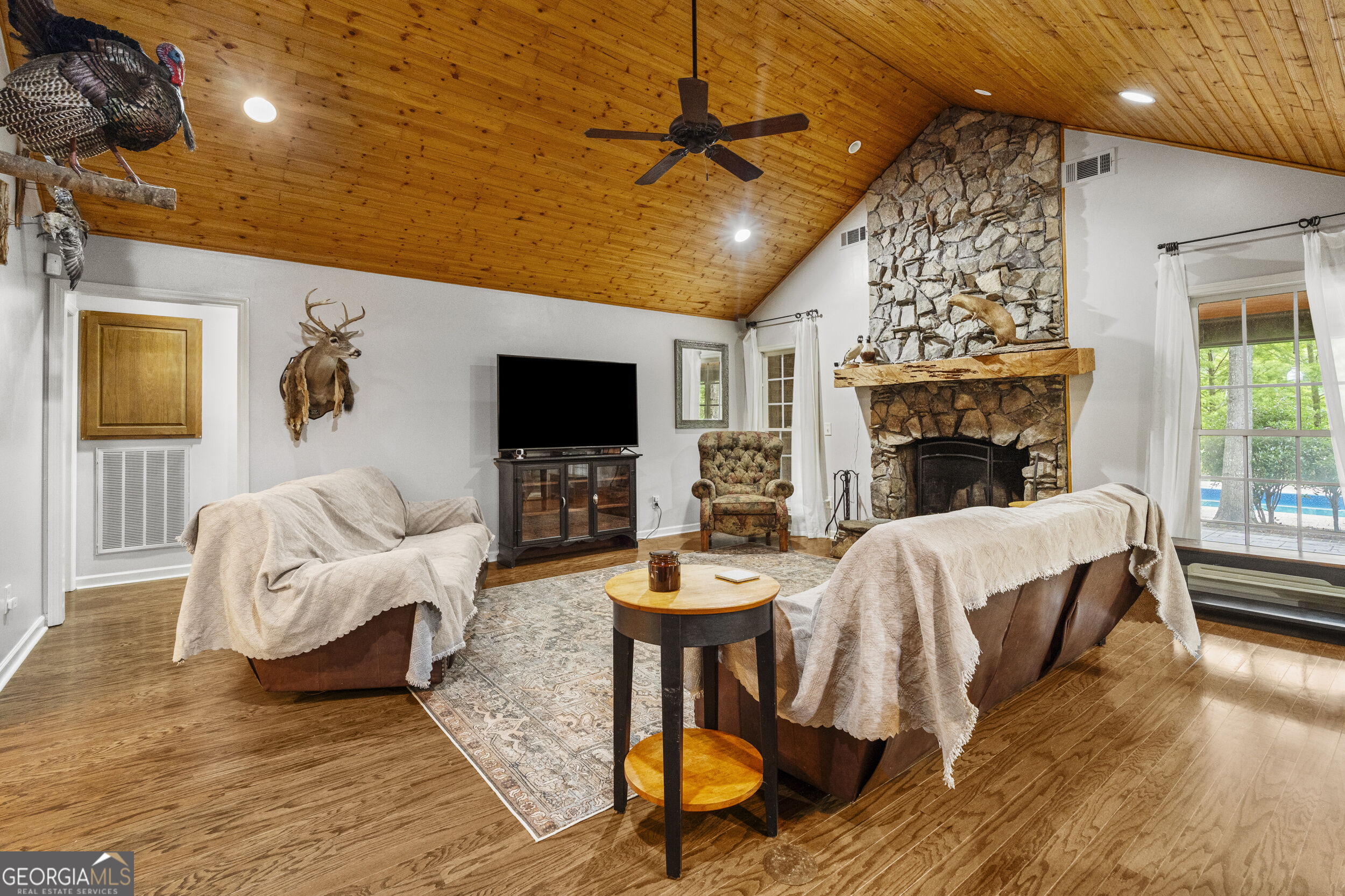 877 Mckee Road Property Photo 10