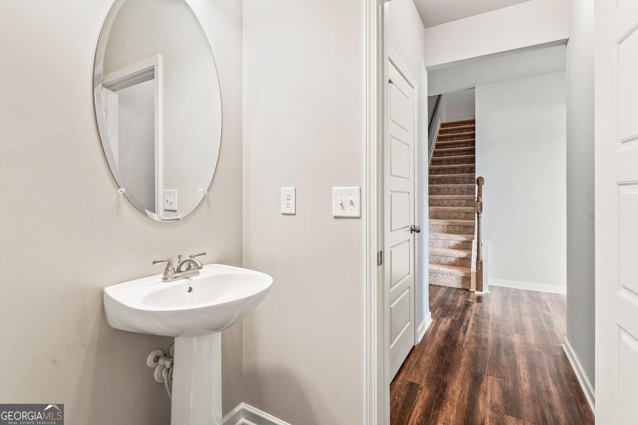 200 Ruby Robin Road Property Photo 6