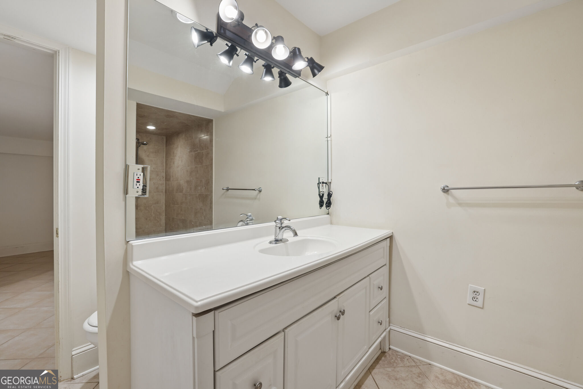 2840 Peachtree Road Ne # 108 Property Photo 18