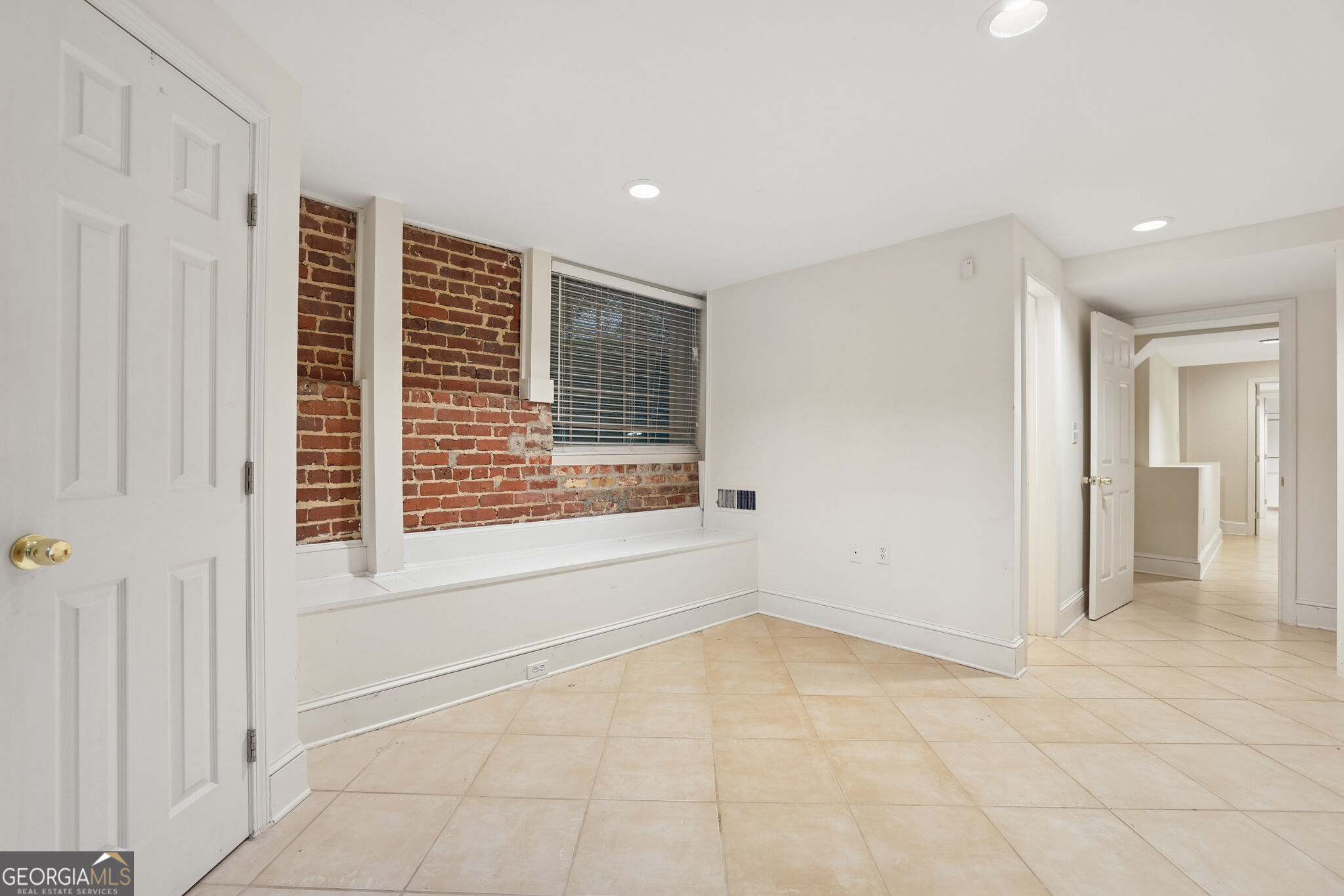 2840 Peachtree Road Ne # 108 Property Photo 28