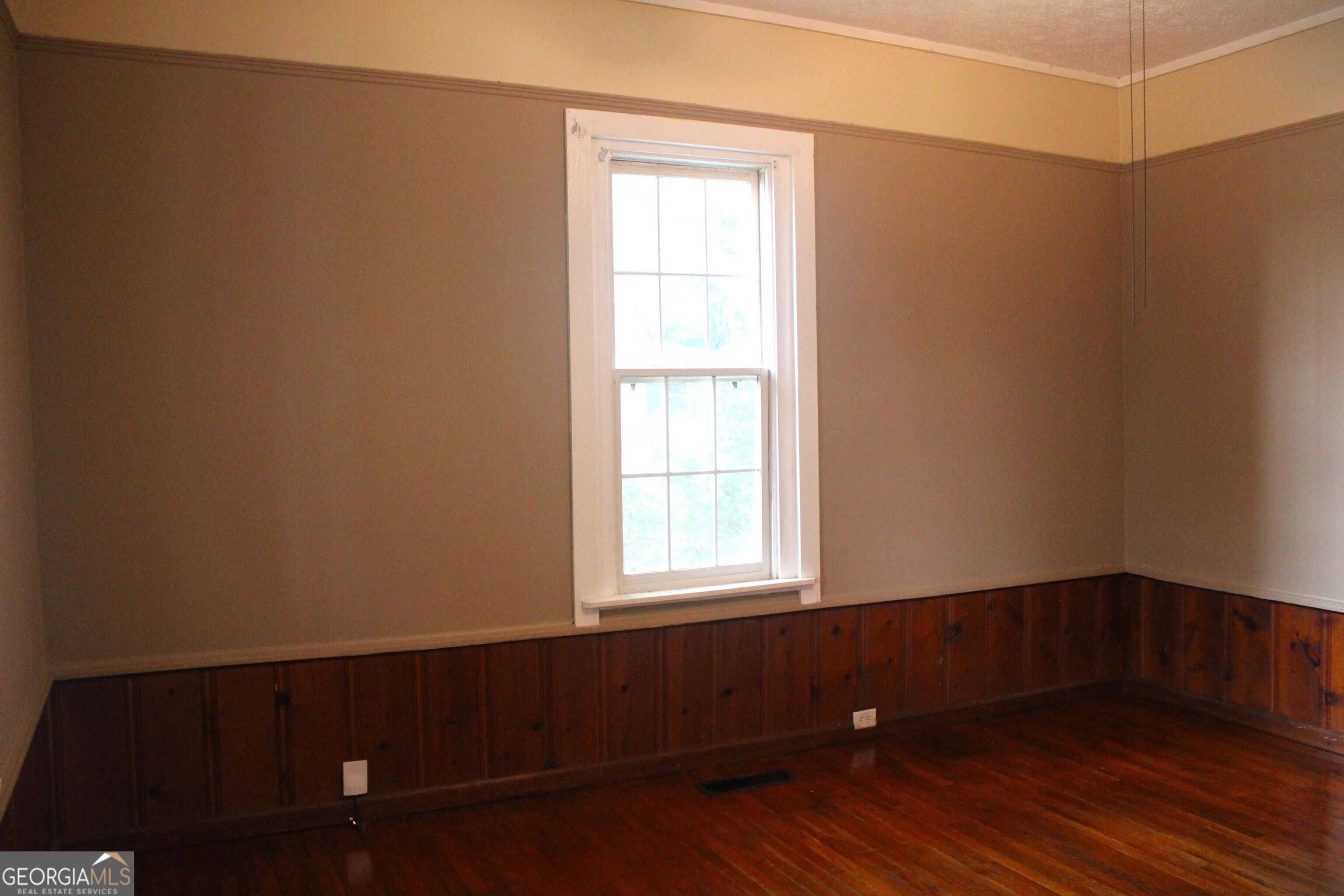 906 Callaway Avenue Property Photo 8