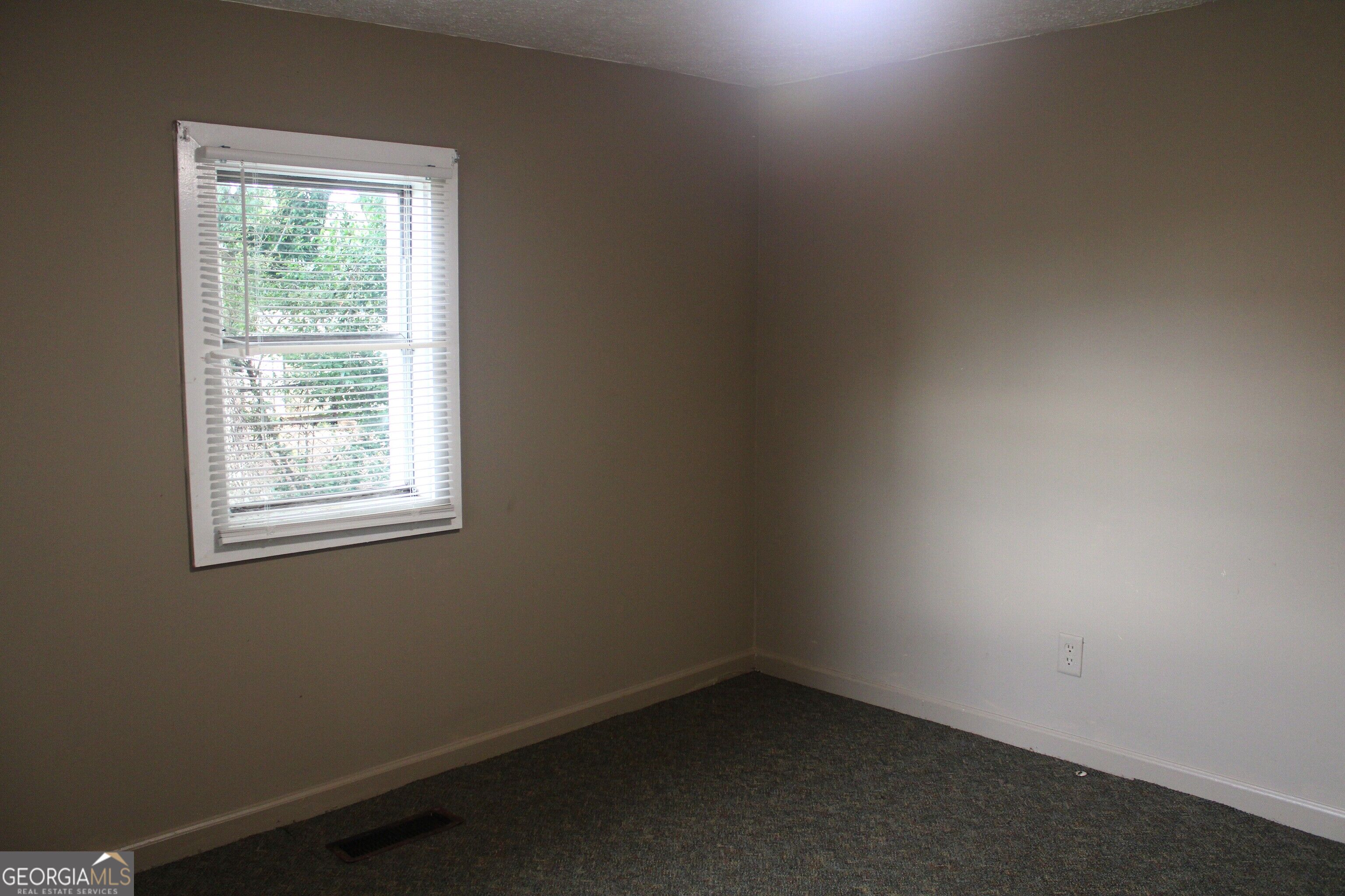 906 Callaway Avenue Property Photo 29