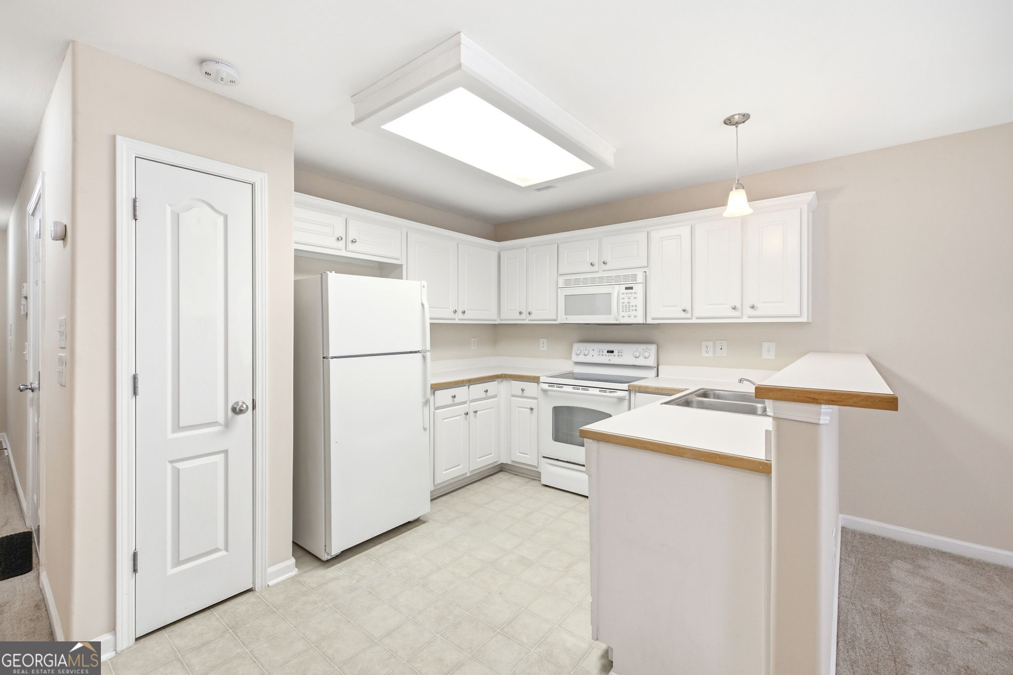 1436 Box Circle Property Photo 9