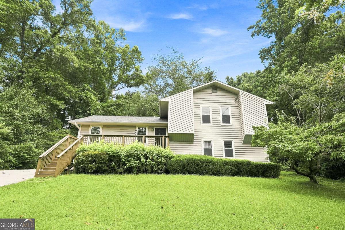 949 Falconcrest Drive Property Photo 1