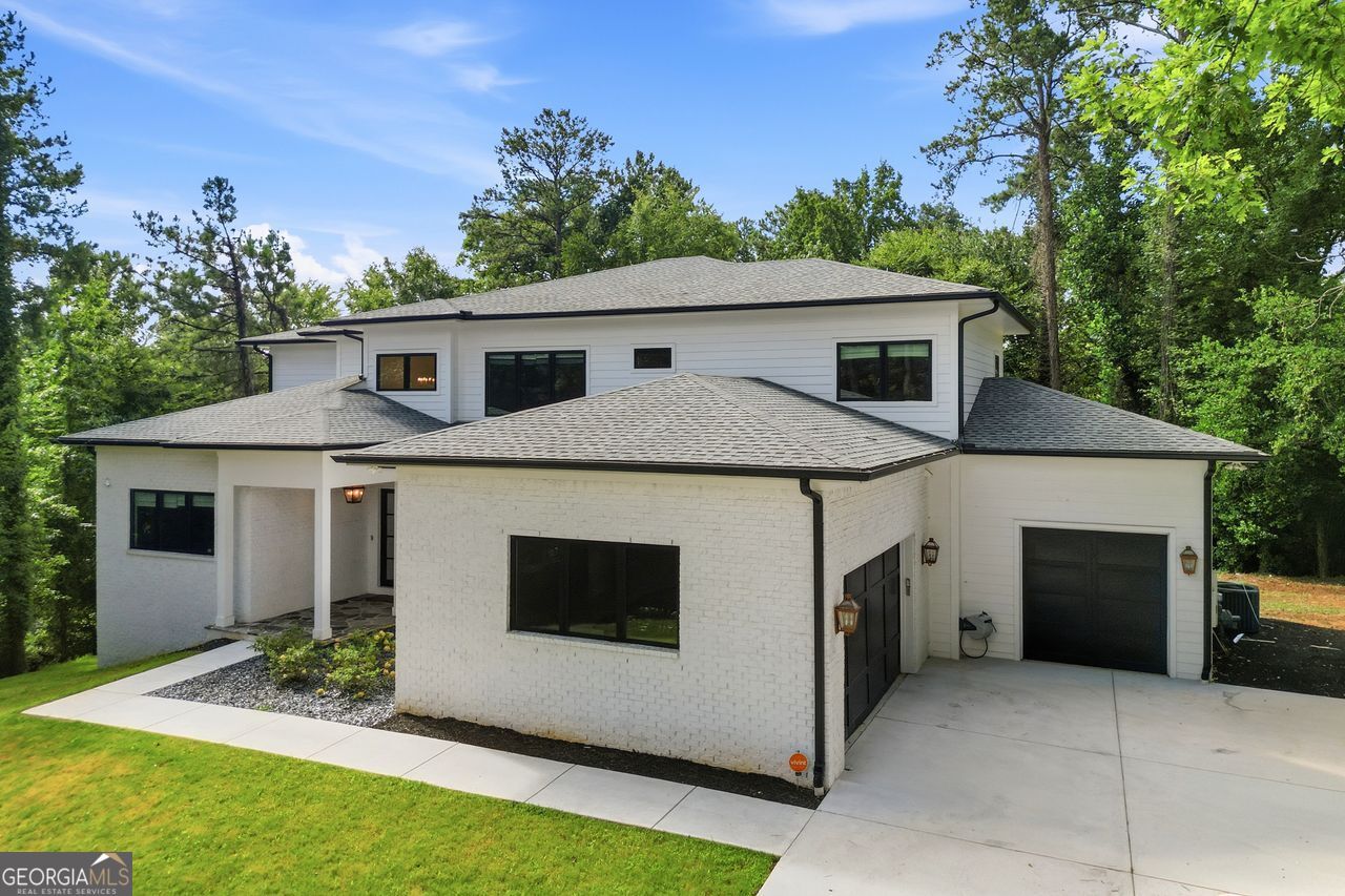 1200 Moores Mill Road Nw Property Photo 4