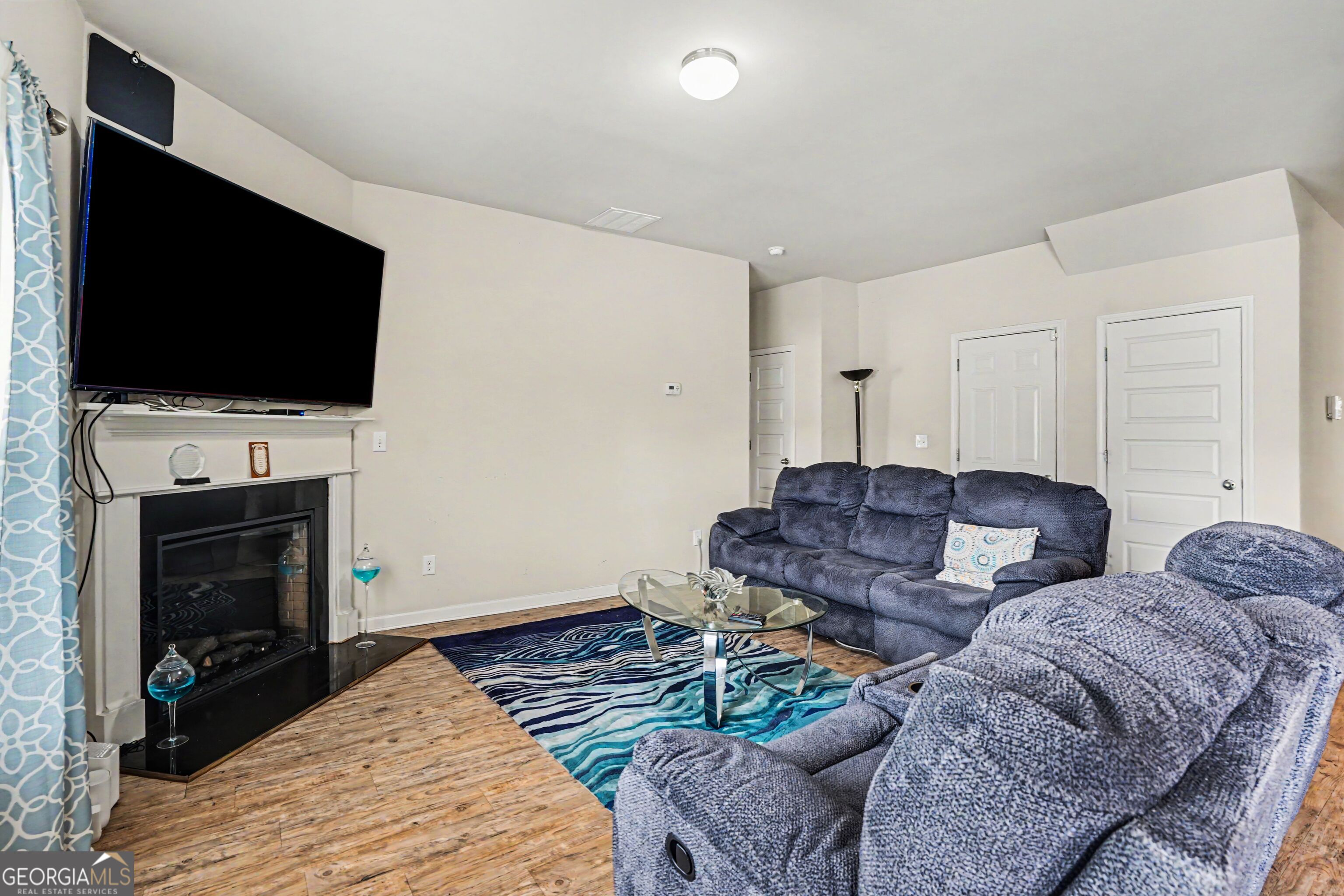 325 Horizon Trace Property Photo 4