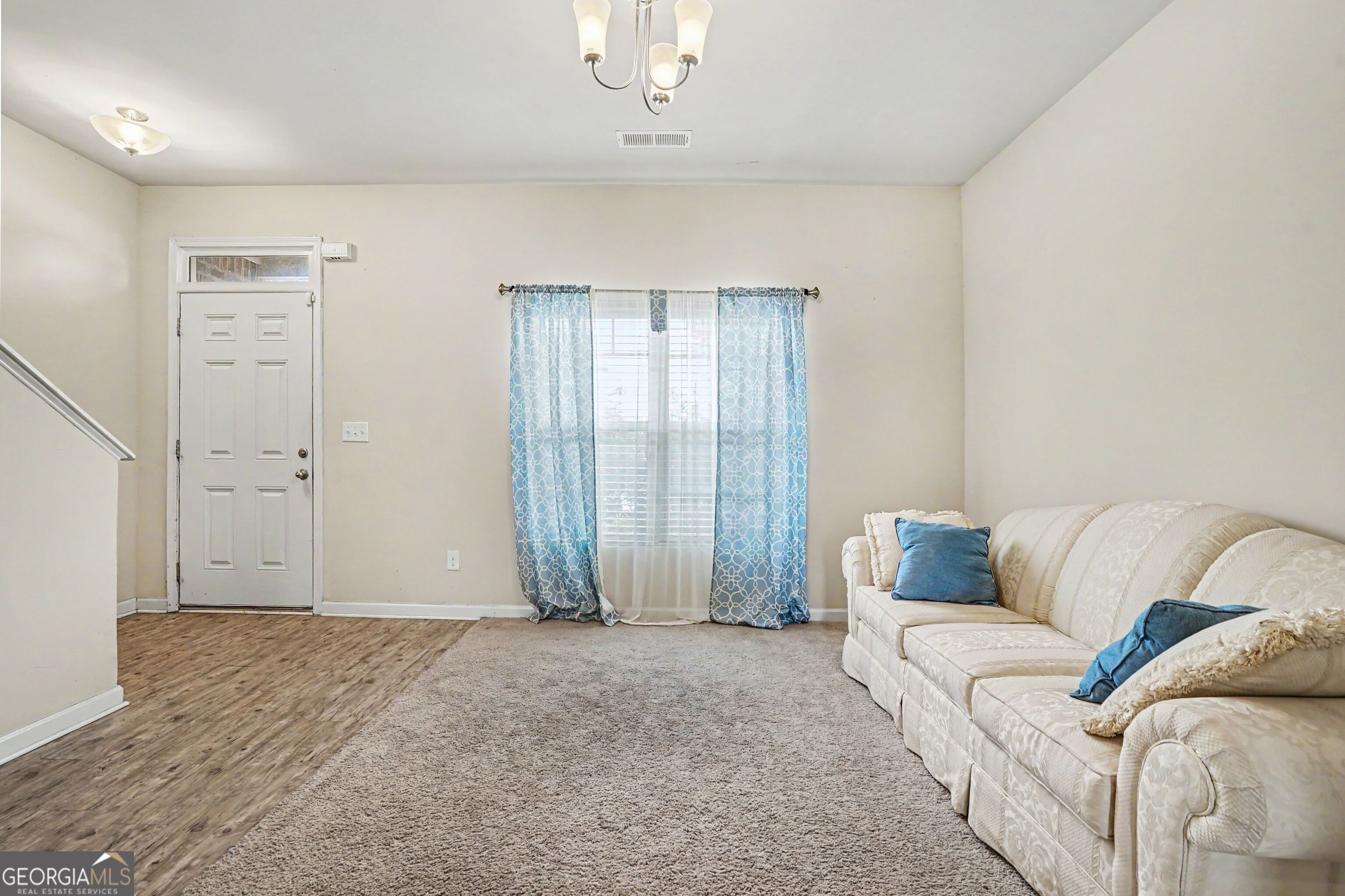 325 Horizon Trace Property Photo 5