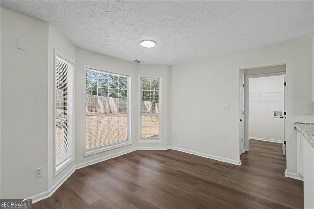3709 Auldyn Drive Property Photo 12