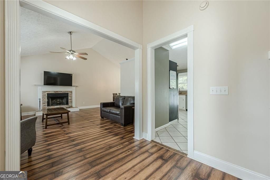 391 Pinewood Place Property Photo 5