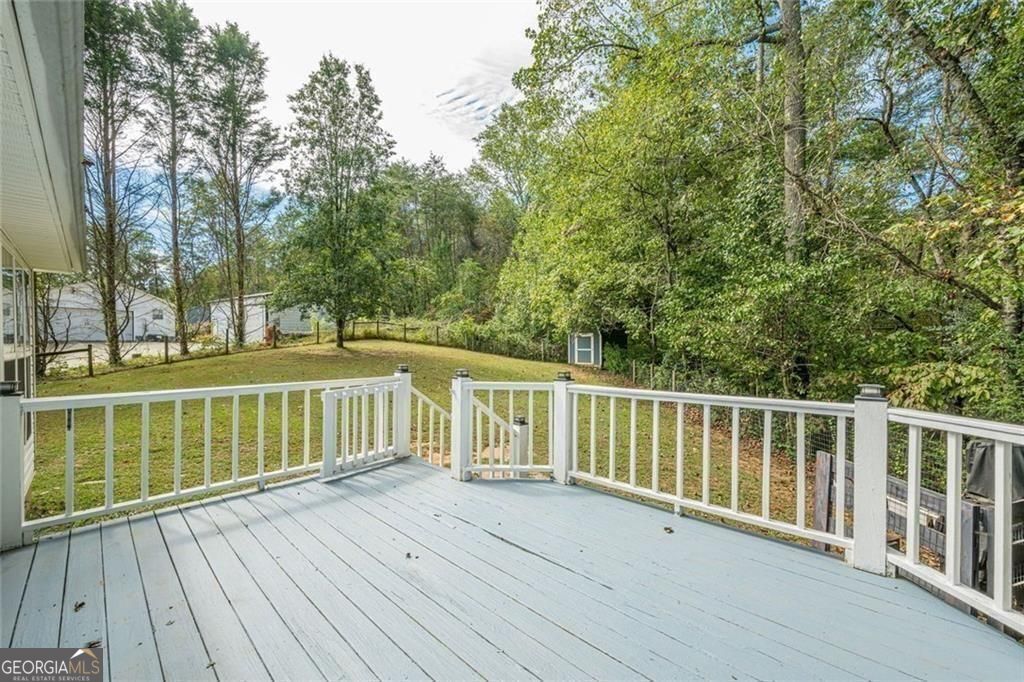 391 Pinewood Place Property Photo 28