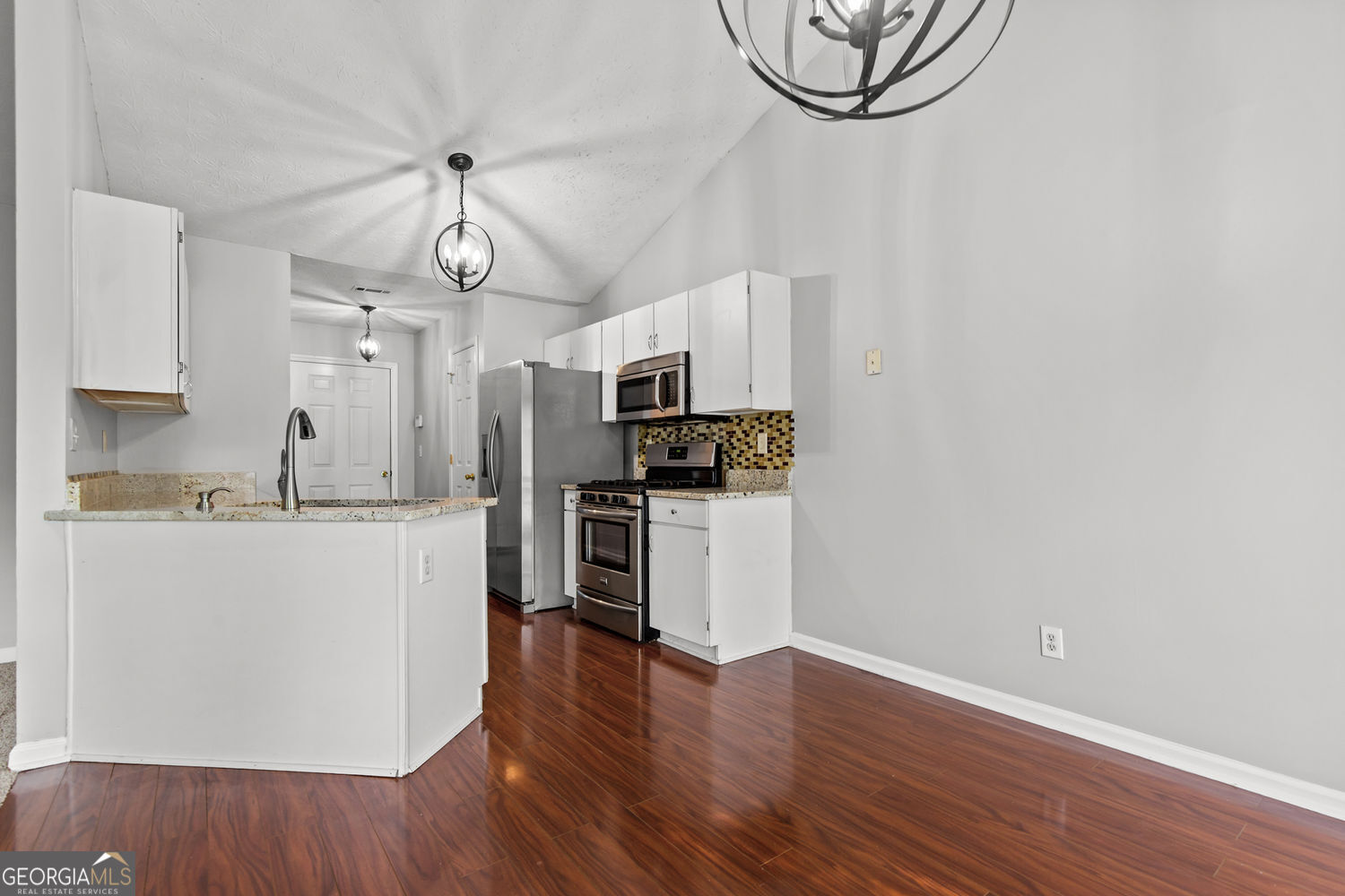 2979 Sentinel Circle Property Photo 8
