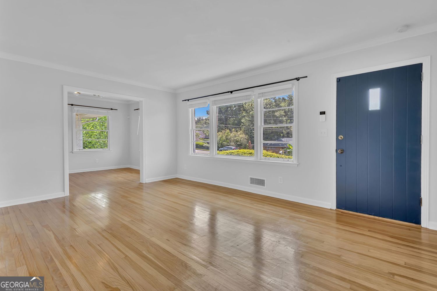 2015 Montrose Drive Property Photo 4