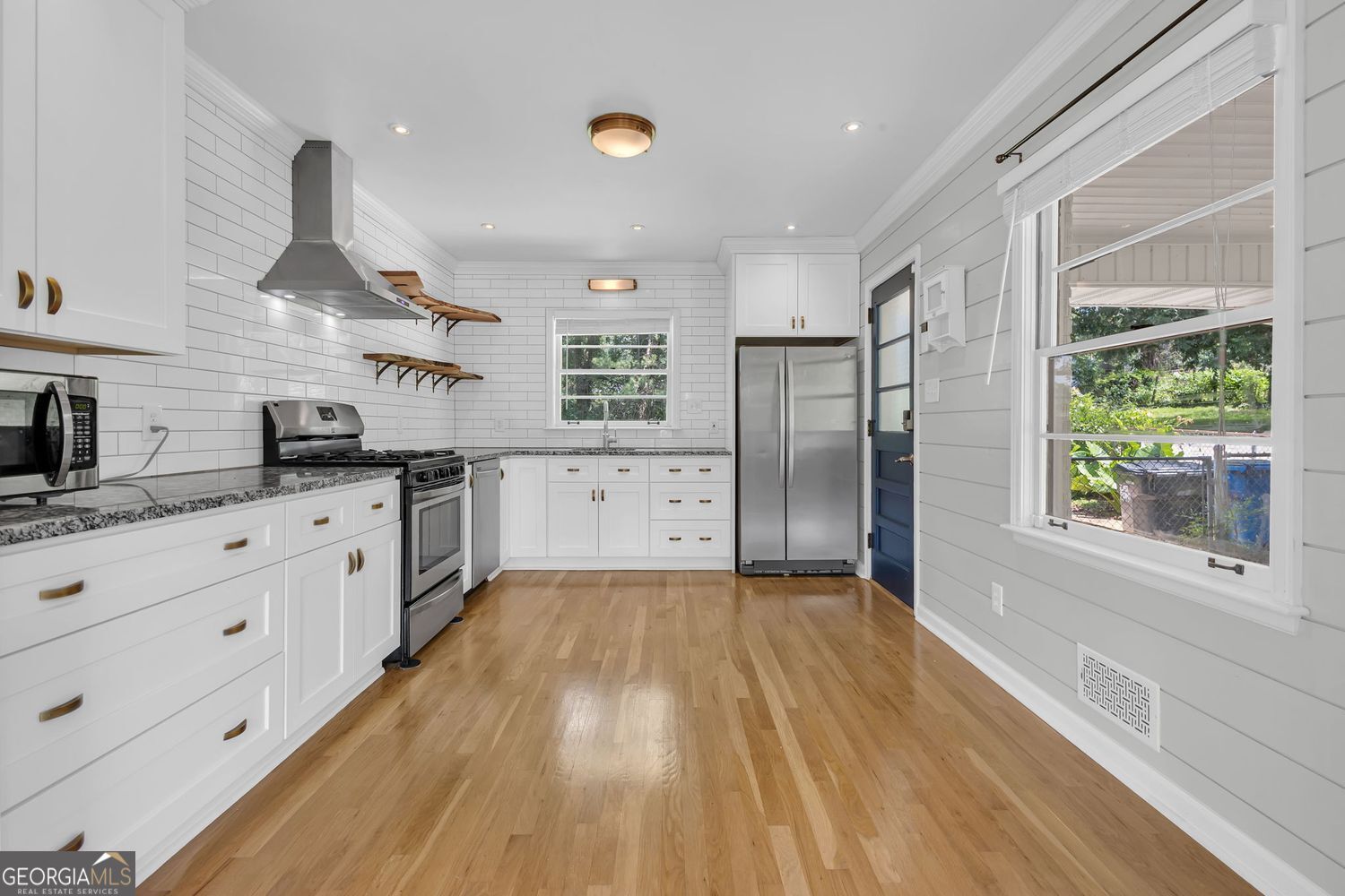 2015 Montrose Drive Property Photo 11