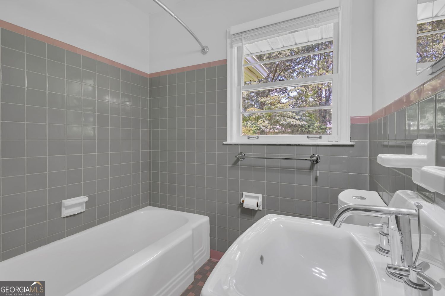 2015 Montrose Drive Property Photo 25